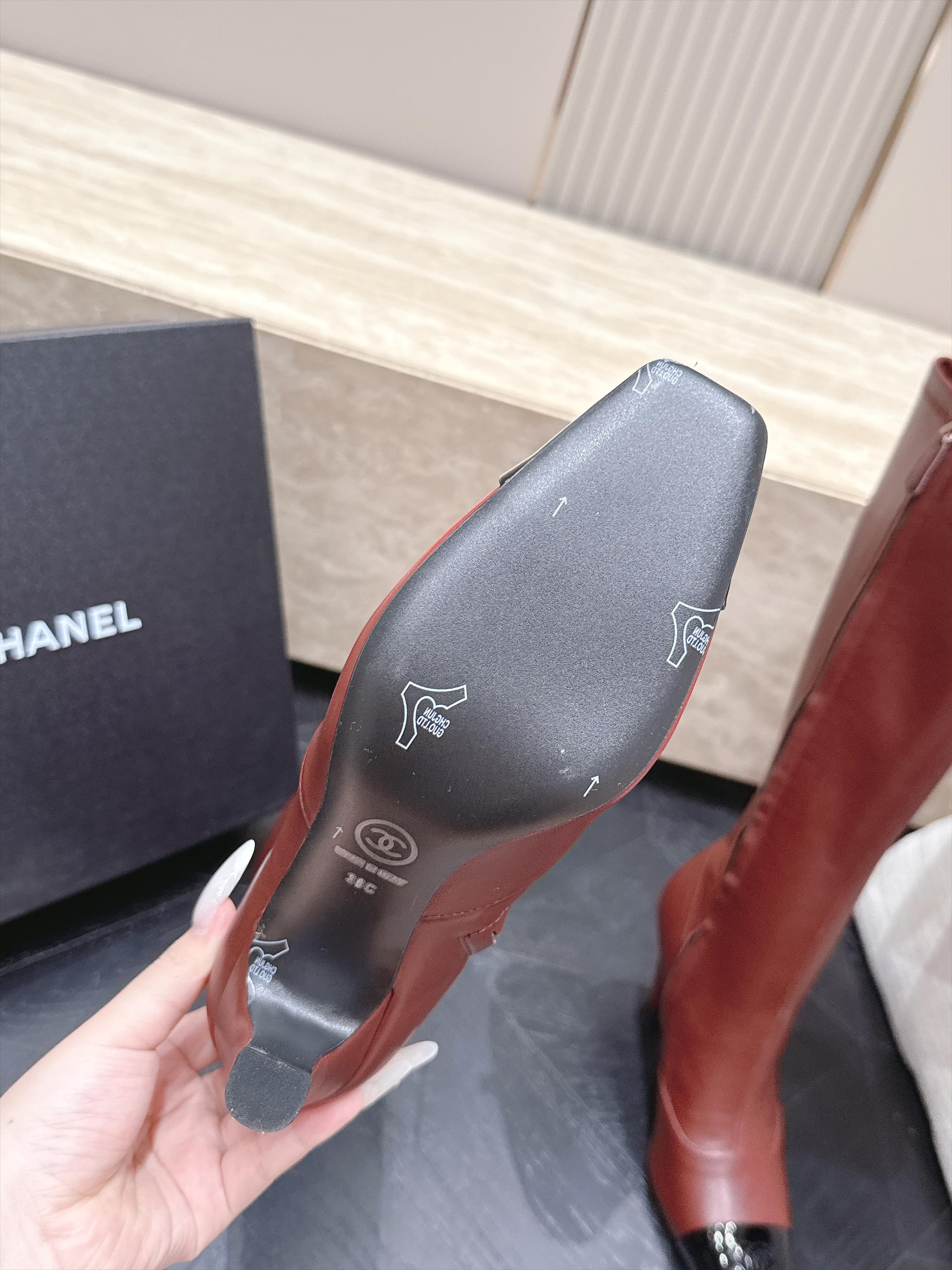 Chanel 香奈乎 2026vs早秋新品靴子系列……圆头弹力高靴长靴 超酷超飒战靴，上脚显瘦增，高超级百搭，脚感非常好