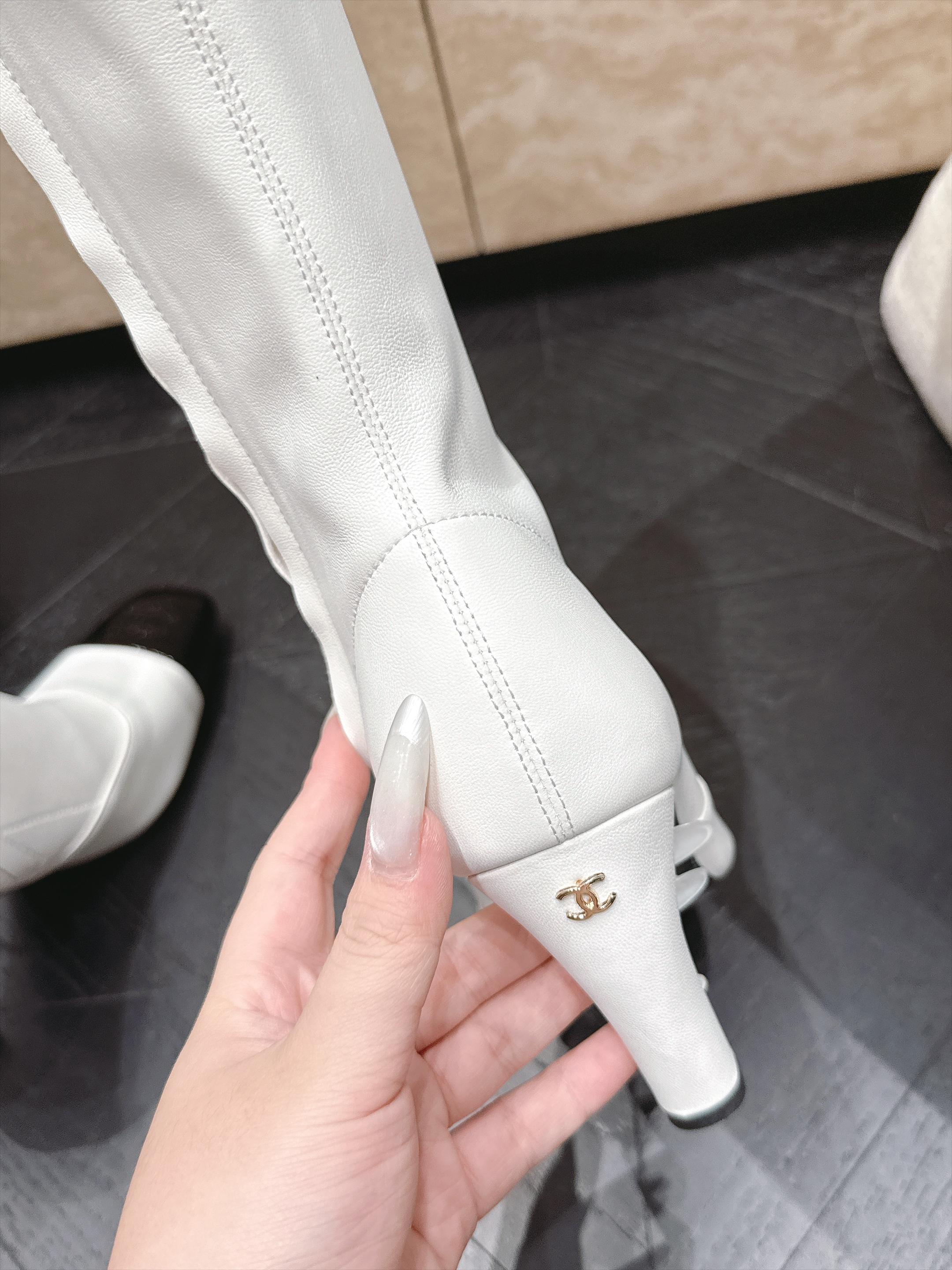 Chanel 香奈乎 2026vs早秋新品靴子系列……圆头弹力高靴长靴 超酷超飒战靴，上脚显瘦增，高超级百搭，脚感非常好