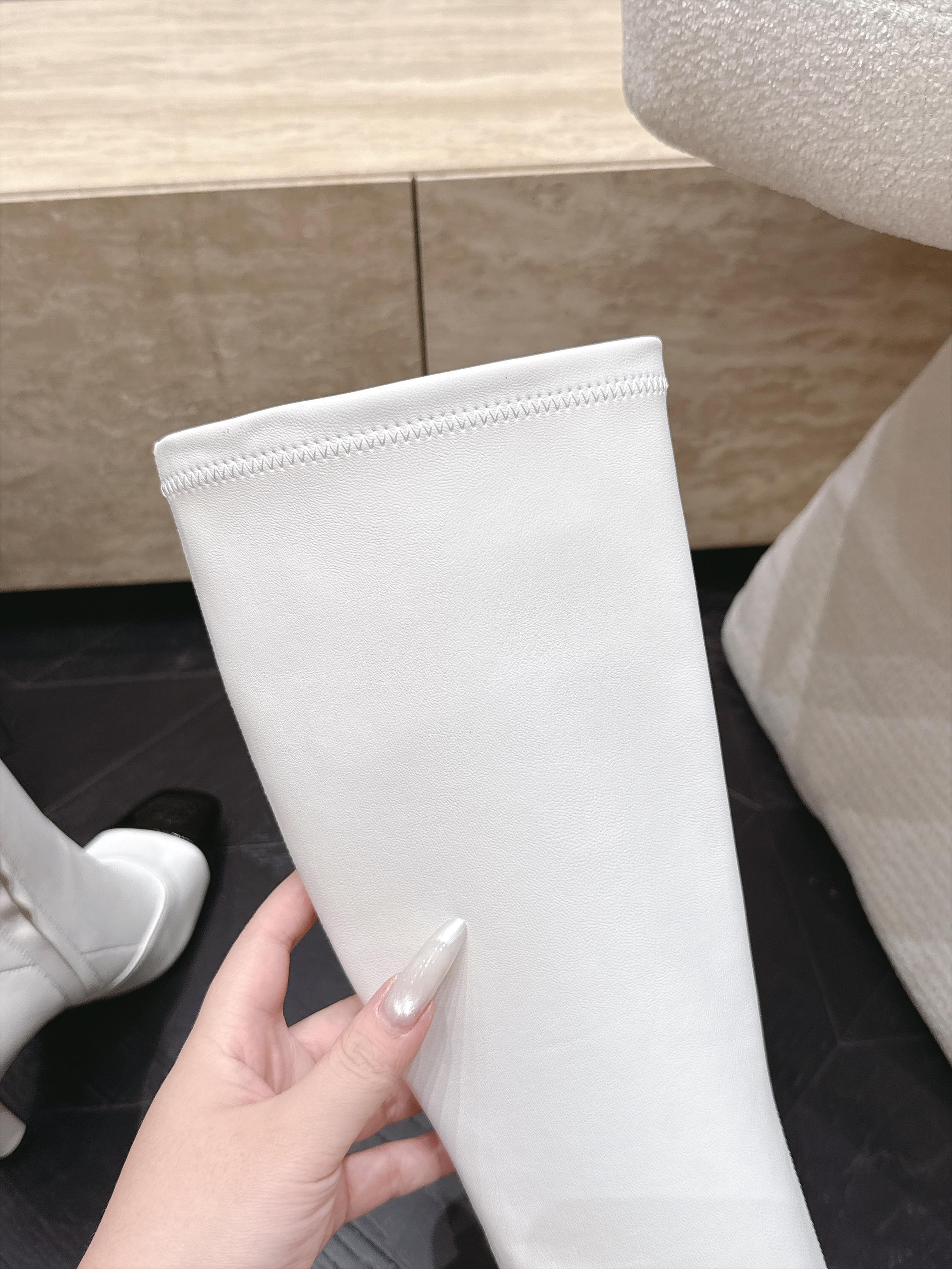 Chanel 香奈乎 2026vs早秋新品靴子系列……圆头弹力高靴长靴 超酷超飒战靴，上脚显瘦增，高超级百搭，脚感非常好