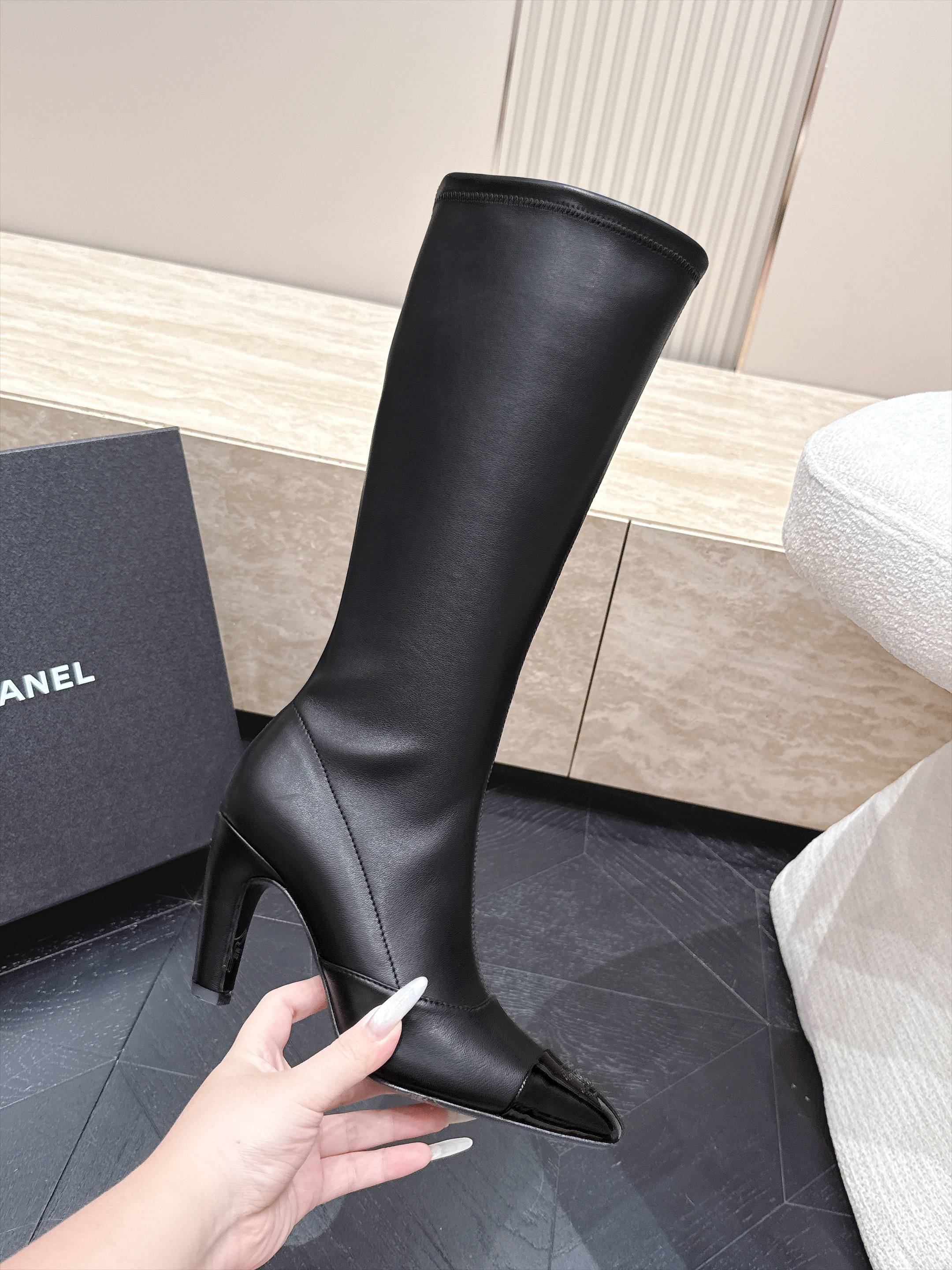 Chanel 香奈乎 2026vs早秋新品靴子系列……圆头弹力高靴长靴 超酷超飒战靴，上脚显瘦增，高超级百搭，脚感非常好
