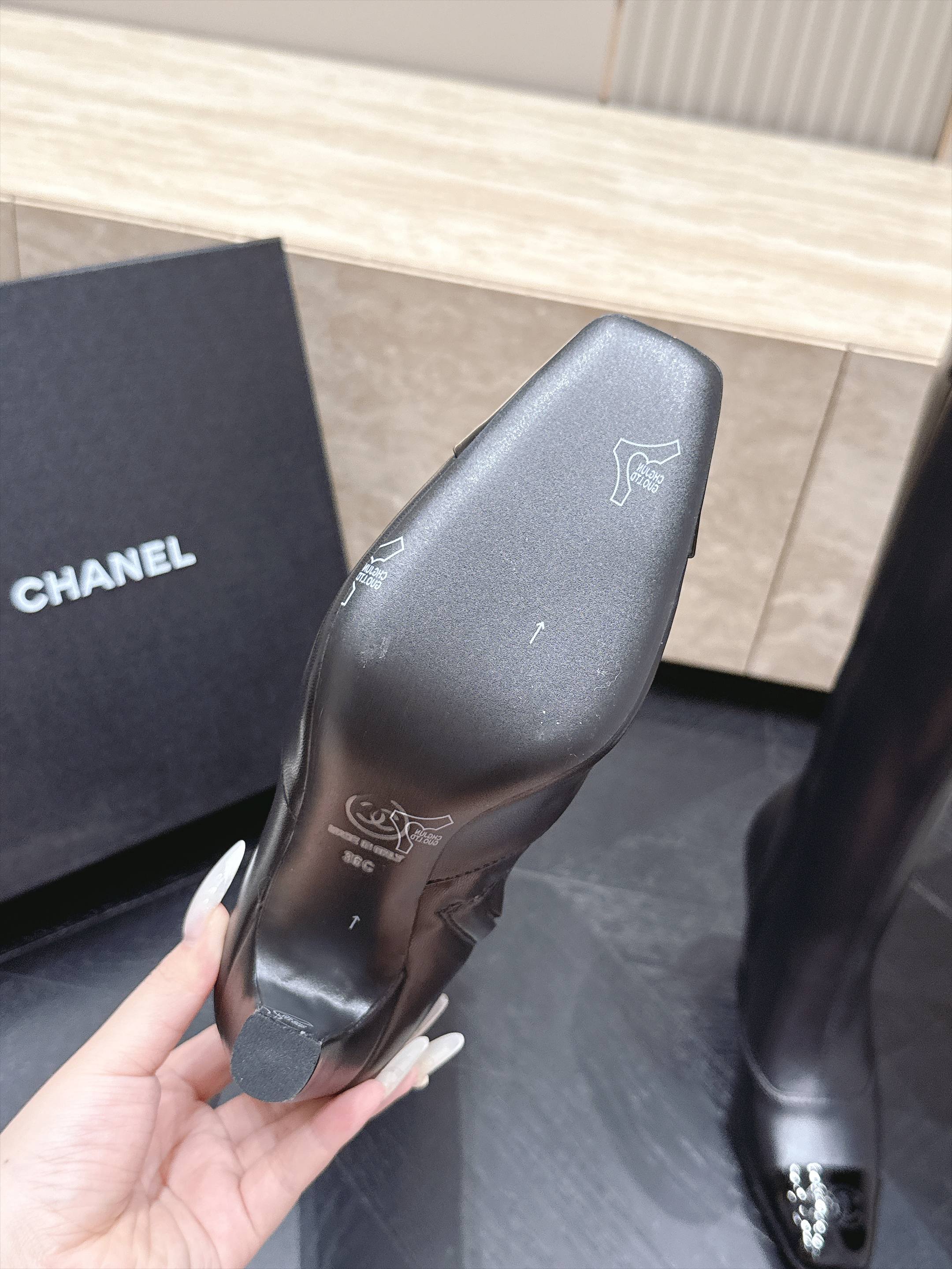 Chanel 香奈乎 2026vs早秋新品靴子系列……圆头弹力高靴长靴 超酷超飒战靴，上脚显瘦增，高超级百搭，脚感非常好