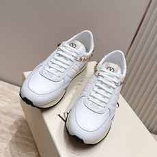 超火爆 Valentino 华伦天奴 最新情侣款铆钉蝴蝶复古阿甘运动鞋 超多明星网红种草 赵露思王俊凯同款 复古运 超火爆 Valentino 华伦天奴 最新情侣款铆钉蝴蝶复古阿甘运动鞋 超多明星网红种草 赵露思王俊凯同款 复古运