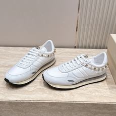 超火爆 Valentino 华伦天奴 最新情侣款铆钉蝴蝶复古阿甘运动鞋 超多明星网红种草 赵露思王俊凯同款 复古运 超火爆 Valentino 华伦天奴 最新情侣款铆钉蝴蝶复古阿甘运动鞋 超多明星网红种草 赵露思王俊凯同款 复古运