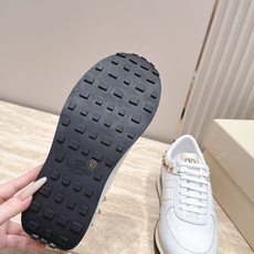超火爆 Valentino 华伦天奴 最新情侣款铆钉蝴蝶复古阿甘运动鞋 超多明星网红种草 赵露思王俊凯同款 复古运 超火爆 Valentino 华伦天奴 最新情侣款铆钉蝴蝶复古阿甘运动鞋 超多明星网红种草 赵露思王俊凯同款 复古运