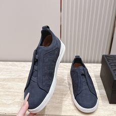 男款 杰尼亚Zegna ✅2026vs早秋爆款休闲系列……男士圆头休闲鞋 标志三叉弹性细节彰显出传统皮鞋的手工缝 男款 杰尼亚Zegna ✅2026vs早秋爆款休闲系列……男士圆头休闲鞋 标志三叉弹性细节彰显出传统皮鞋的手工缝