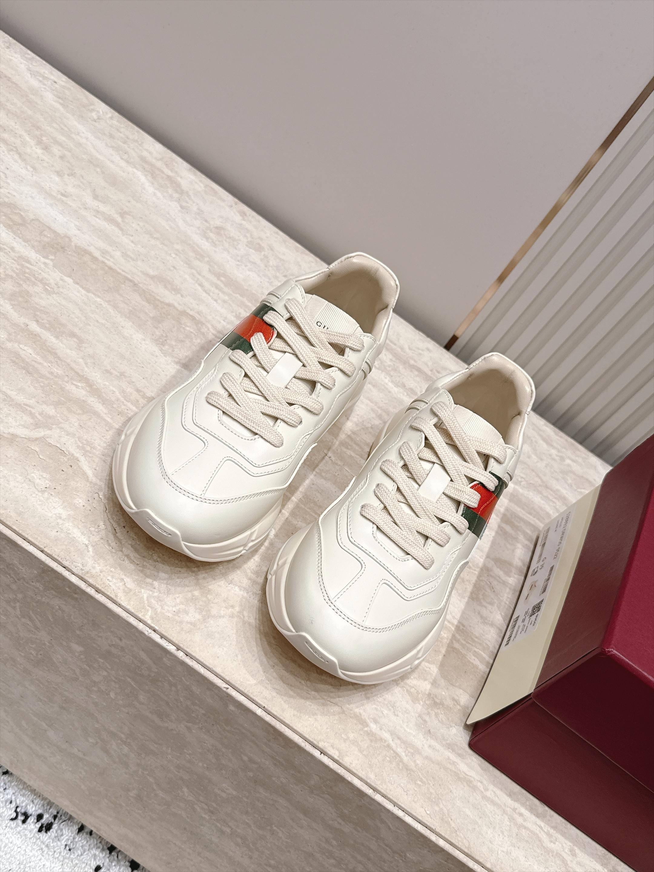 顶级版本 新色系   Gucci 古驰经典老爹鞋运动鞋跑鞋 情侣款 经典升级加新色 真的好飒！再次演绎了G家的酷时尚的理