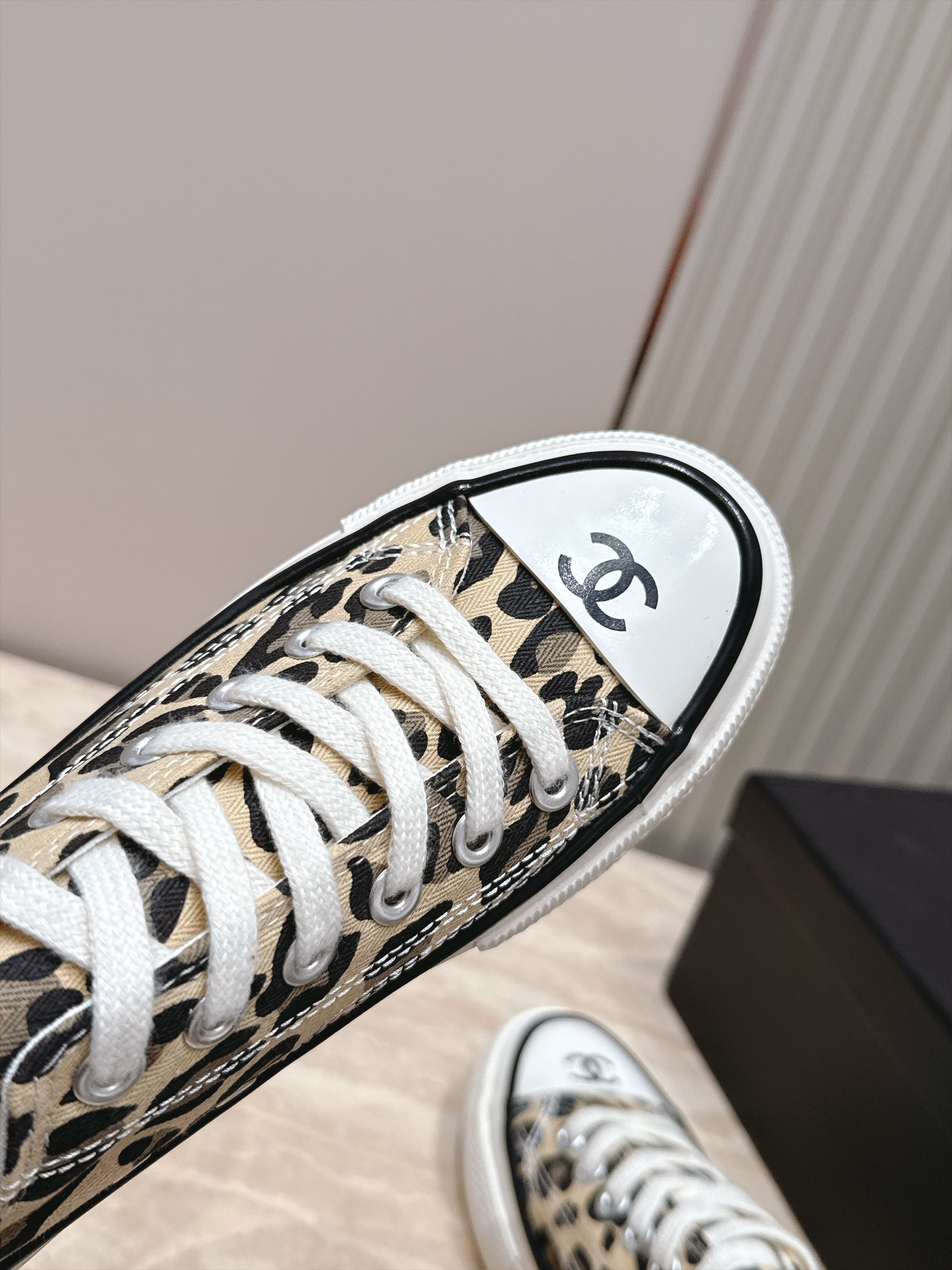 低帮 Chanel 香奈儿 2026vs早秋新款豹纹休闲鞋  仙女款，最新的拼色绝了，无法抗拒，最新饼干鞋目前超级流行的