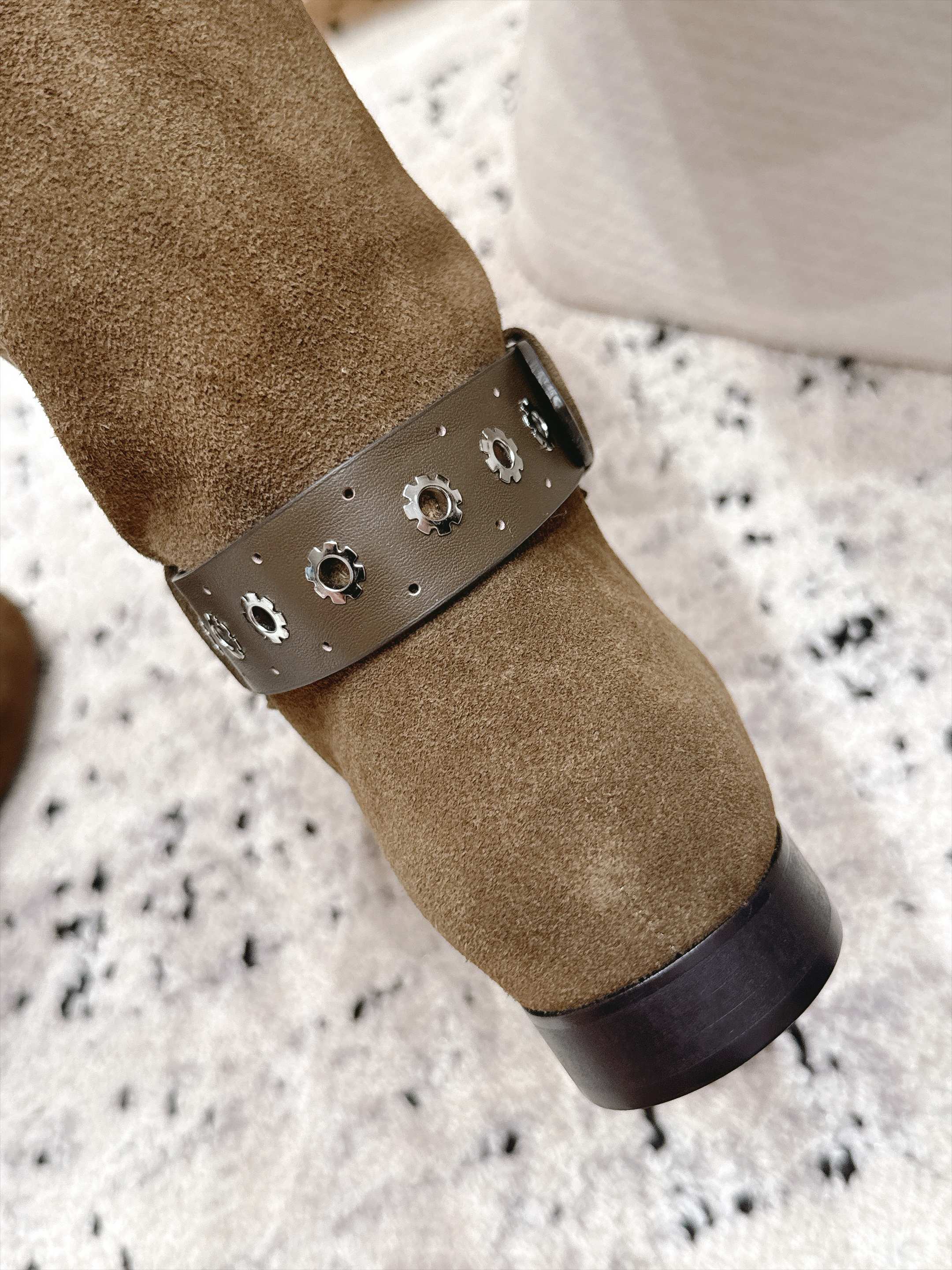 isabel marant/伊莎贝尔26vs早秋最新爆款圆头复古一脚蹬高靴 玛兰混合过去与将来"交织出非洲,印第安,安第