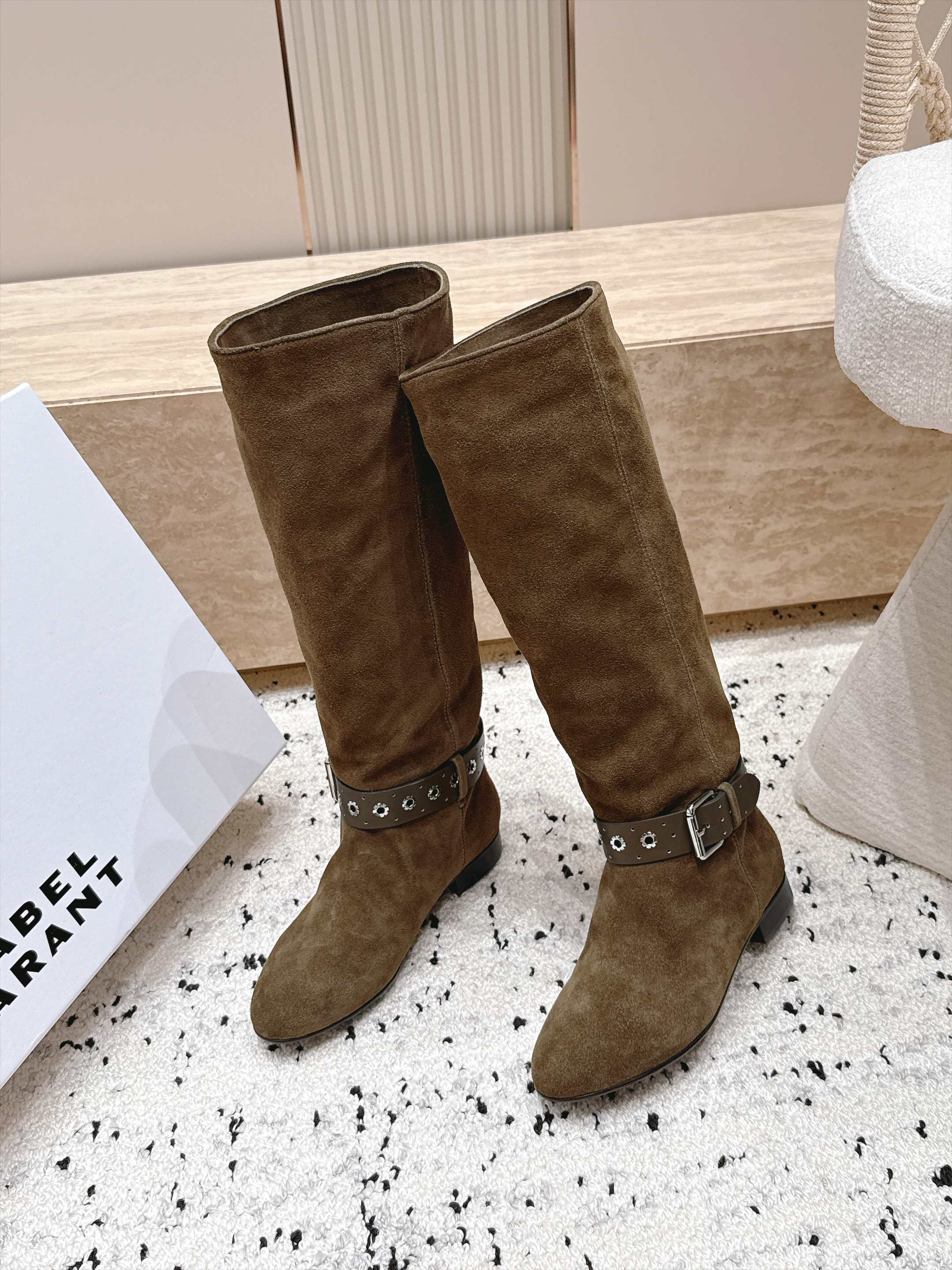 isabel marant/伊莎贝尔26vs早秋最新爆款圆头复古一脚蹬高靴 玛兰混合过去与将来"交织出非洲,印第安,安第