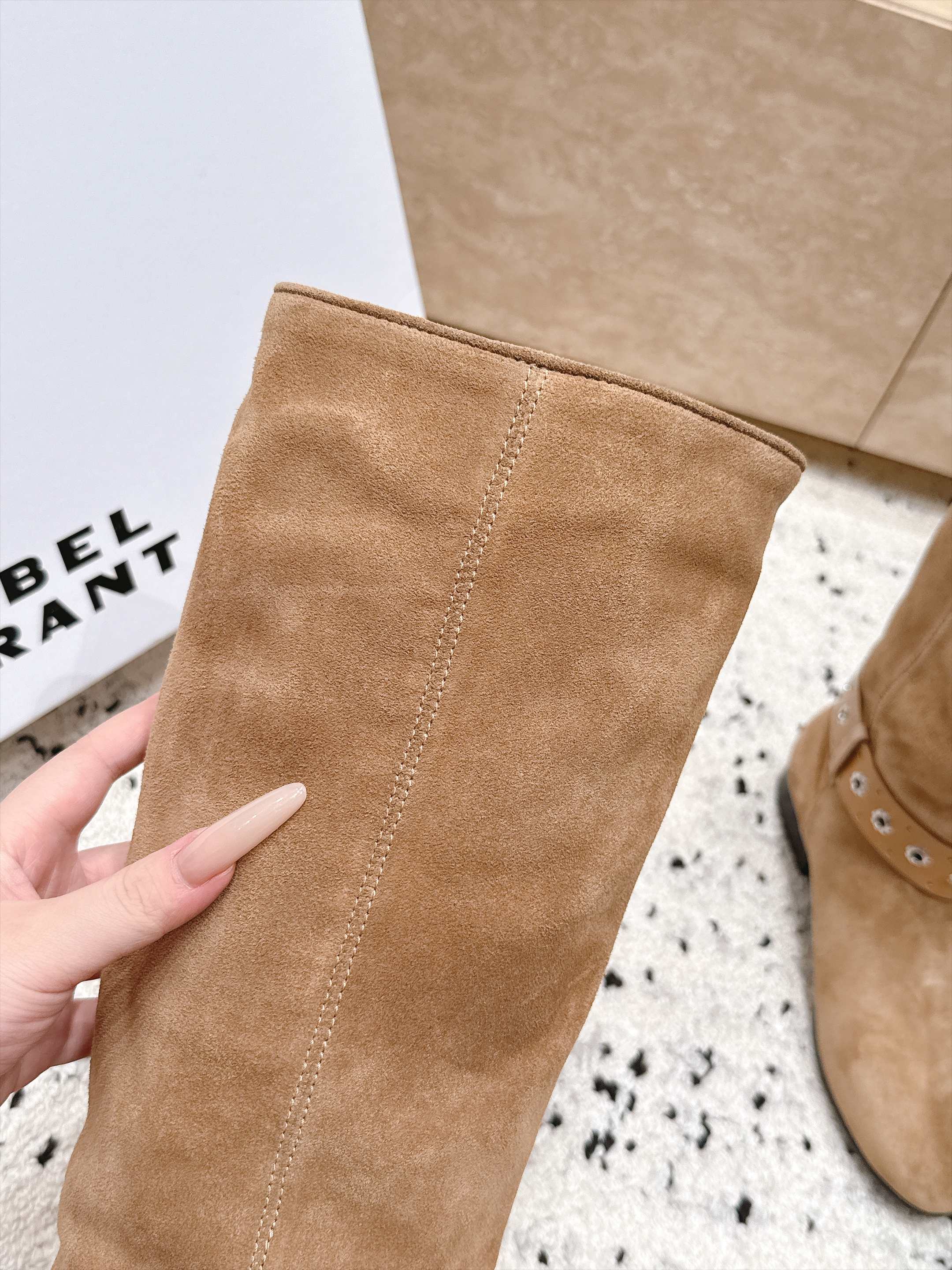 isabel marant/伊莎贝尔26vs早秋最新爆款圆头复古一脚蹬高靴 玛兰混合过去与将来"交织出非洲,印第安,安第