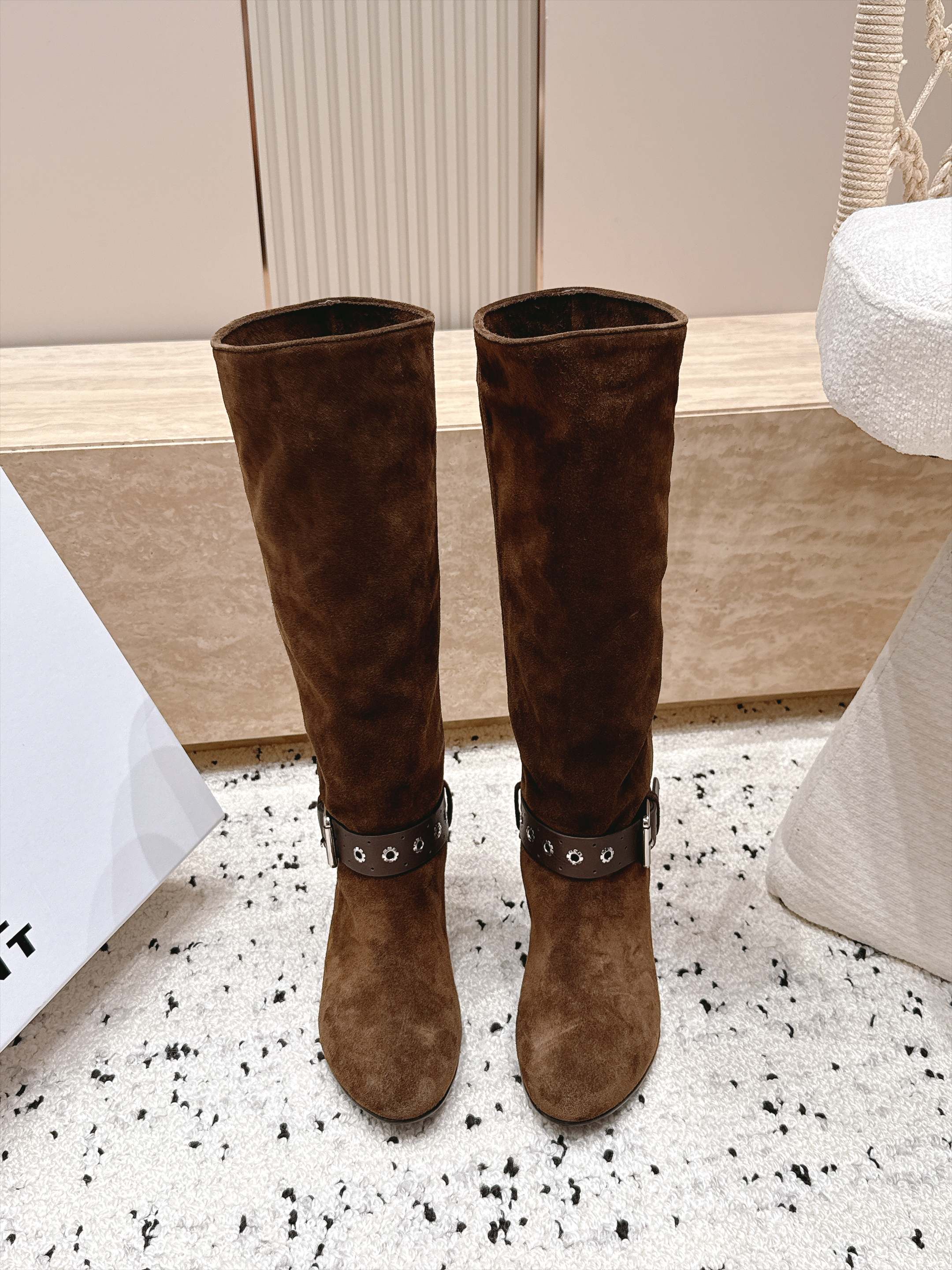isabel marant/伊莎贝尔26vs早秋最新爆款圆头复古一脚蹬高靴 玛兰混合过去与将来"交织出非洲,印第安,安第