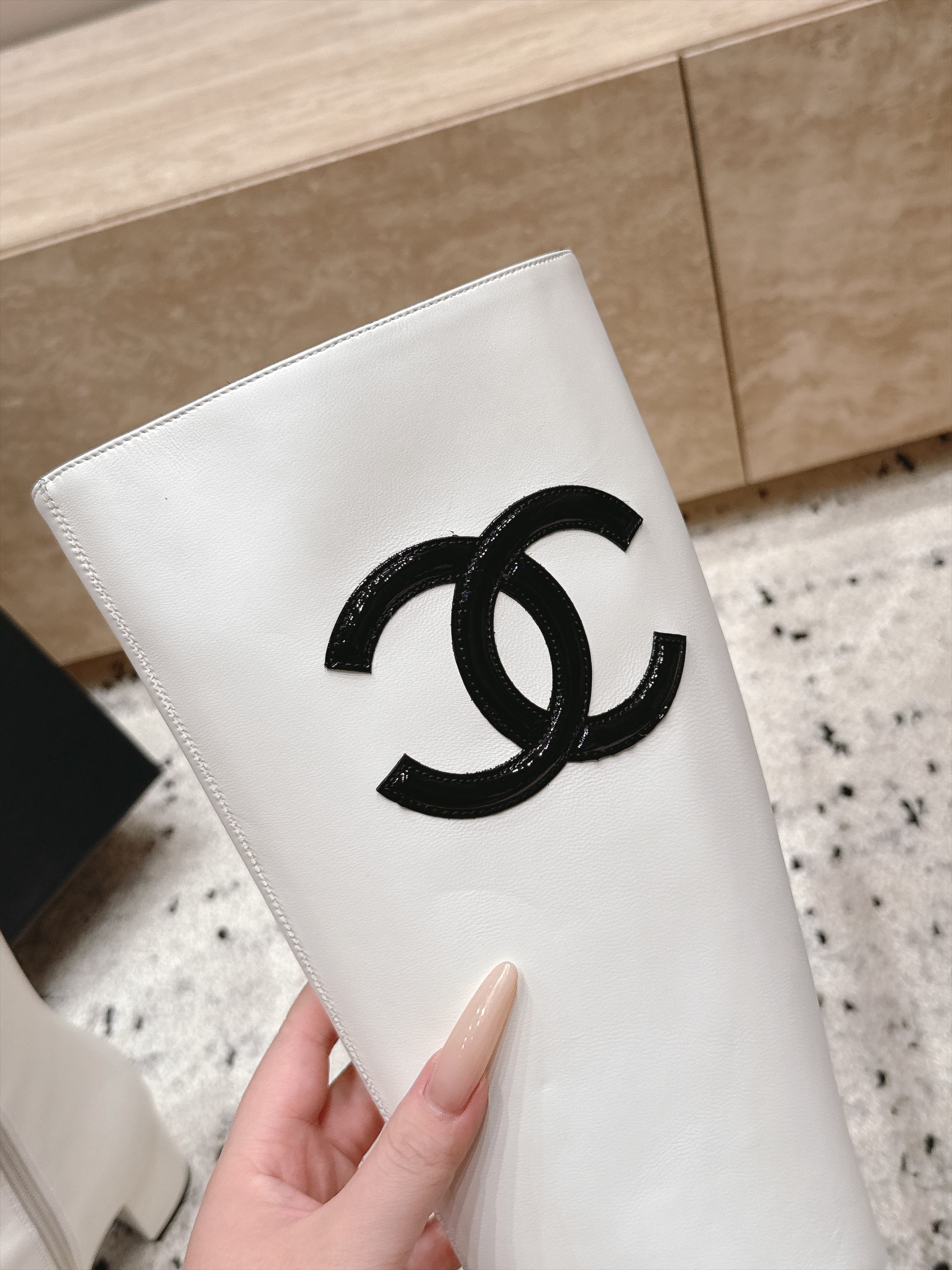 Chanel 香奈儿 2026vs秋冬新品靴子系列……方头高跟高筒靴长靴 经典拼色 高级感满满 超飒战靴，上脚显瘦增高，
