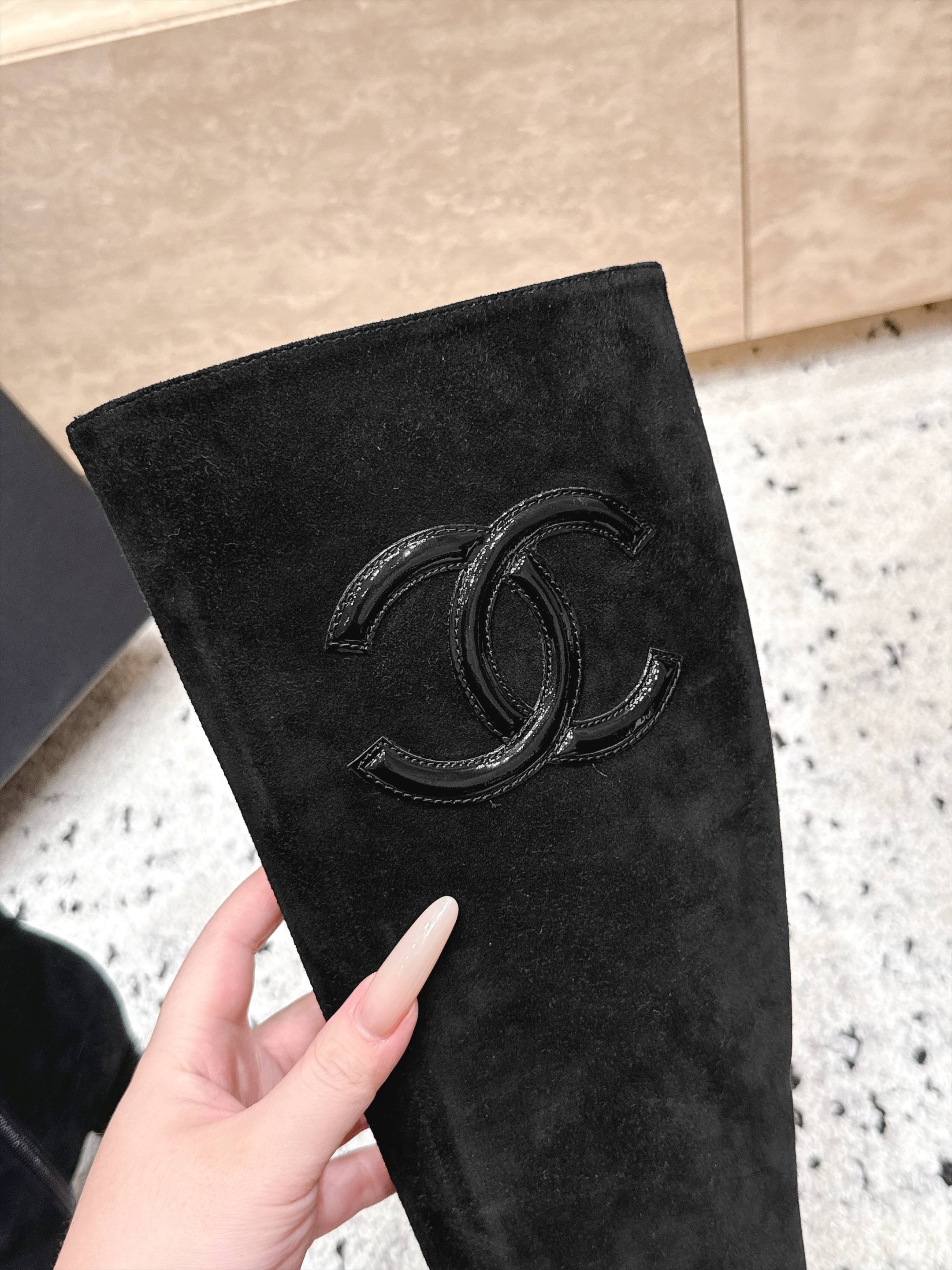 Chanel 香奈儿 2026vs秋冬新品靴子系列……方头高跟高筒靴长靴 经典拼色 高级感满满 超飒战靴，上脚显瘦增高，