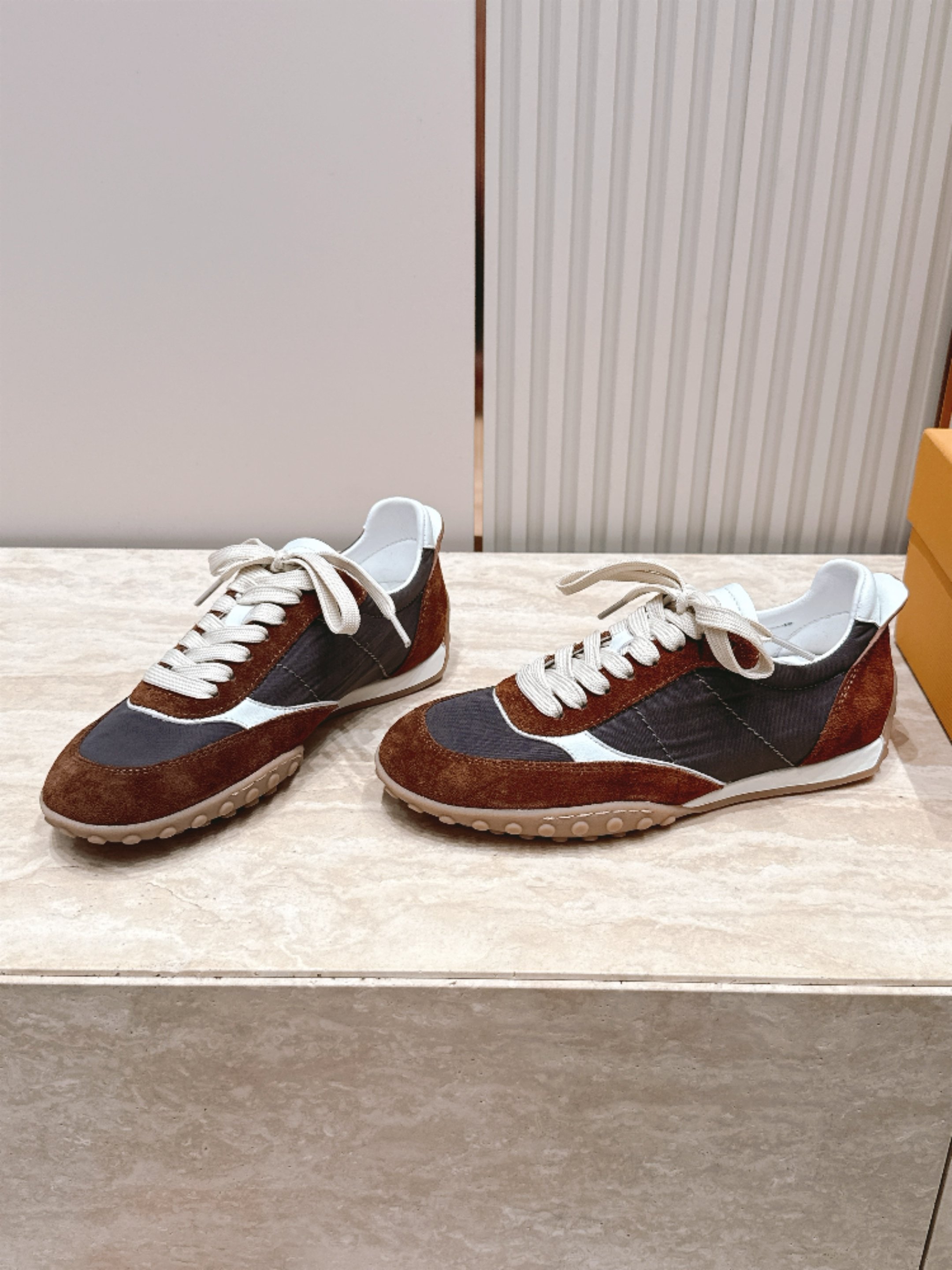 女 男+10 情侣款 Tods 托德斯26ss秋冬新品 休闲运动鞋 德训鞋 复古拼色设计 轻便透气超适合日常穿搭 女 男+10 情侣款 Tods 托德斯26ss秋冬新品 休闲运动鞋 德训鞋 复古拼色设计 轻便透气超适合日常穿搭