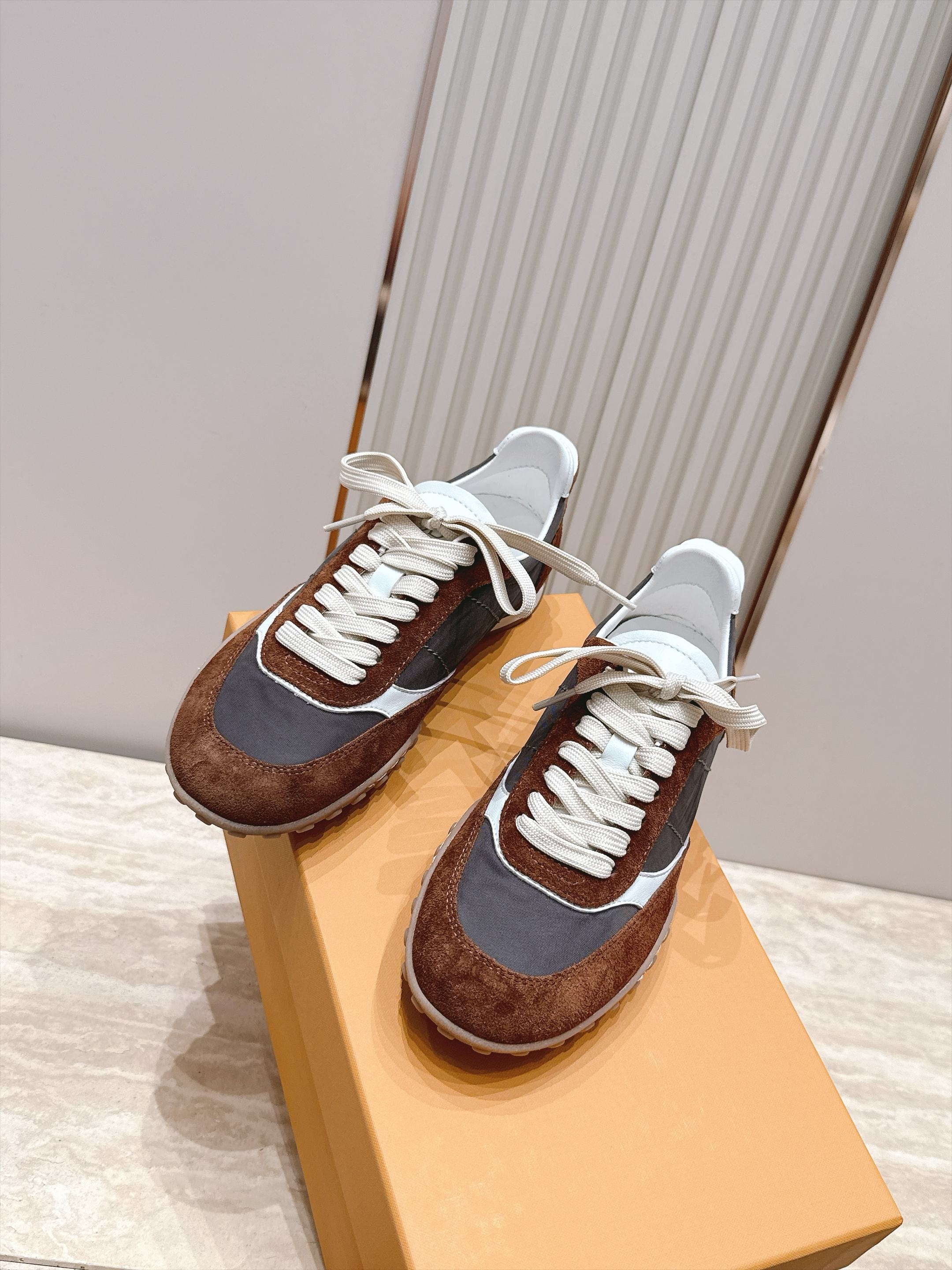 女 男+10 情侣款 Tods 托德斯26ss秋冬新品 休闲运动鞋 德训鞋 复古拼色设计 轻便透气超适合日常穿搭 女 男+10 情侣款 Tods 托德斯26ss秋冬新品 休闲运动鞋 德训鞋 复古拼色设计 轻便透气超适合日常穿搭