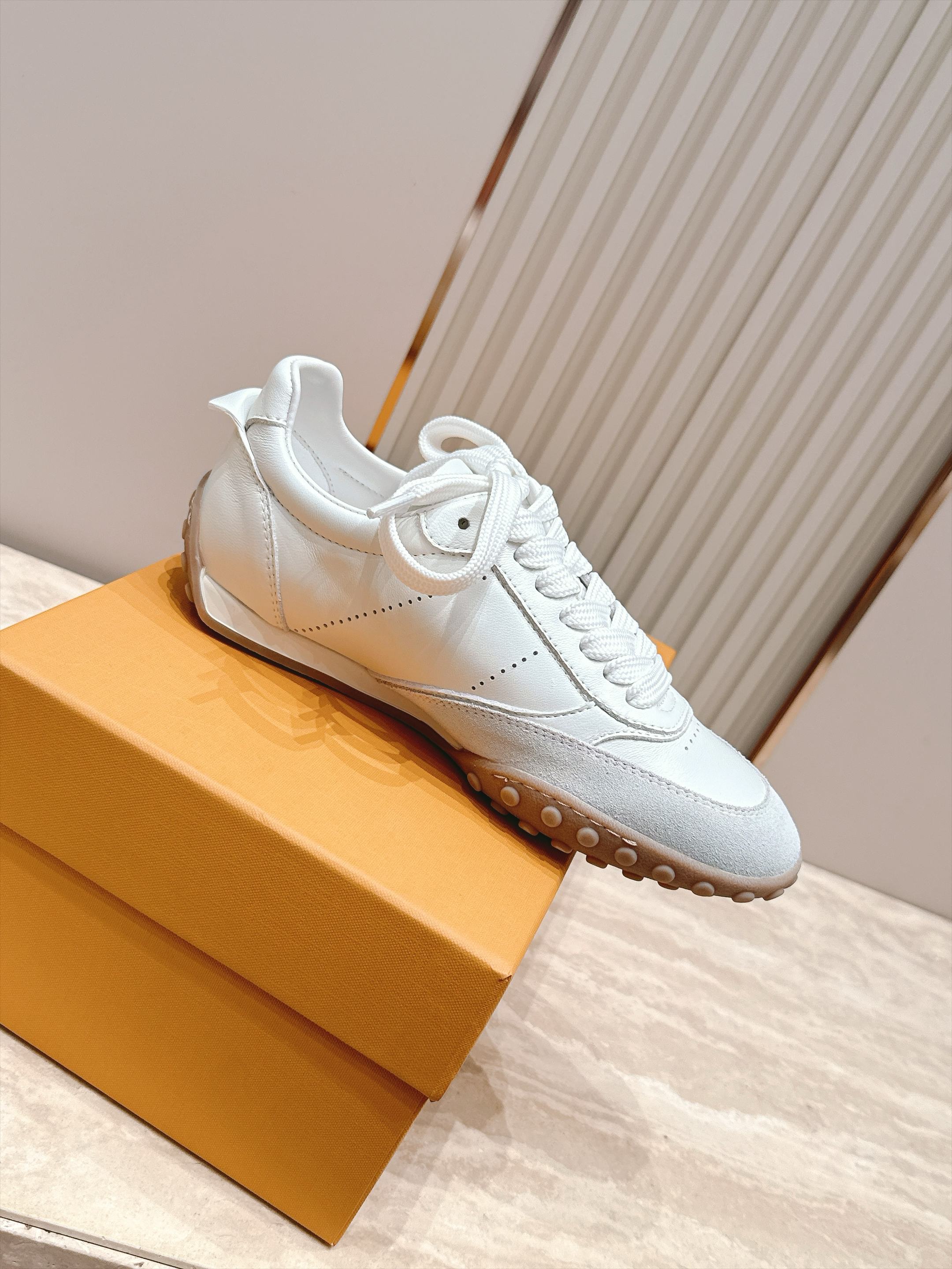 女 男+10 情侣款 Tods 托德斯26ss秋冬新品 休闲运动鞋 德训鞋     复古拼色设计 轻便透气超适合日常穿搭
