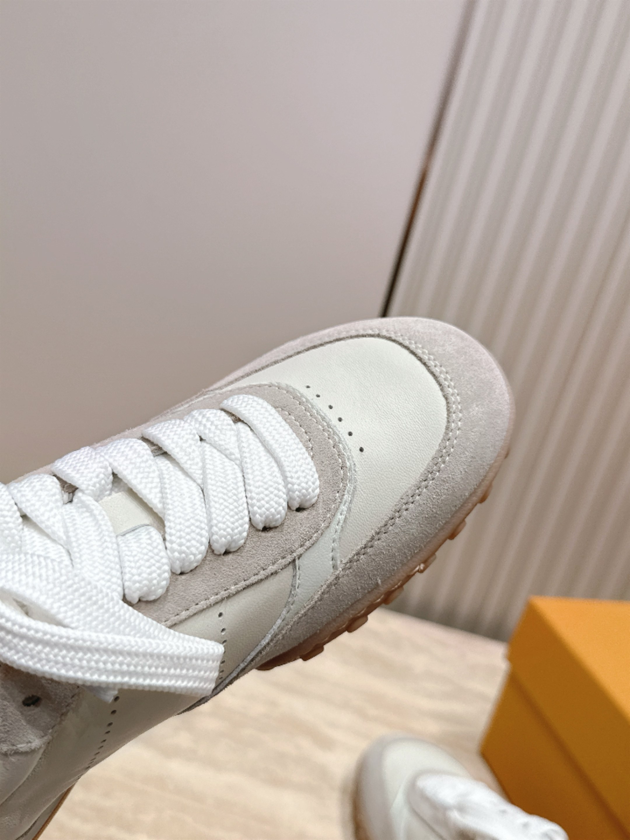 女 男+10 情侣款 Tods 托德斯26ss秋冬新品 休闲运动鞋 德训鞋 复古拼色设计 轻便透气超适合日常穿搭 女 男+10 情侣款 Tods 托德斯26ss秋冬新品 休闲运动鞋 德训鞋 复古拼色设计 轻便透气超适合日常穿搭