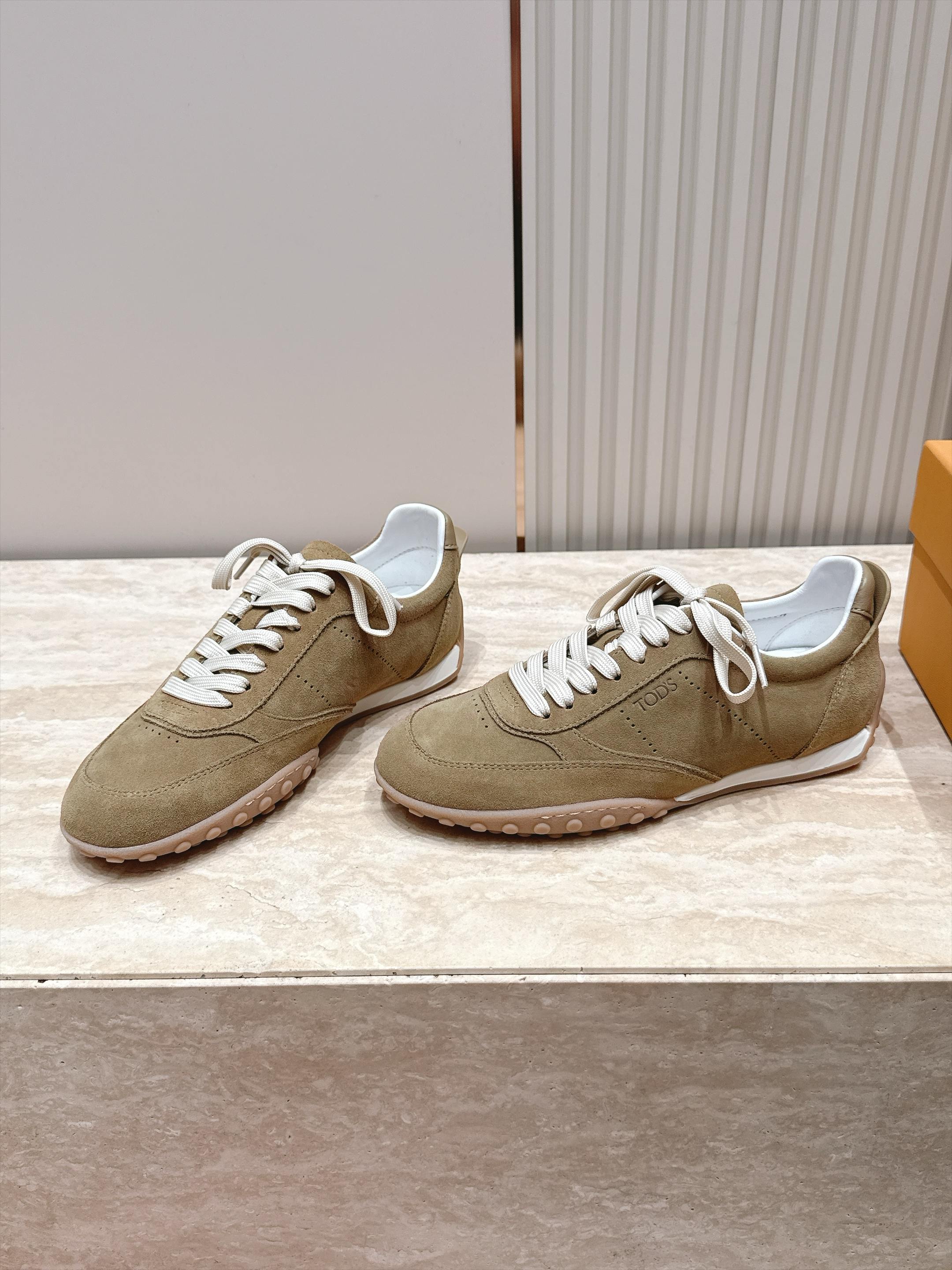 女 男+10 情侣款 Tods 托德斯26ss秋冬新品 休闲运动鞋 德训鞋 复古拼色设计 轻便透气超适合日常穿搭 女 男+10 情侣款 Tods 托德斯26ss秋冬新品 休闲运动鞋 德训鞋 复古拼色设计 轻便透气超适合日常穿搭