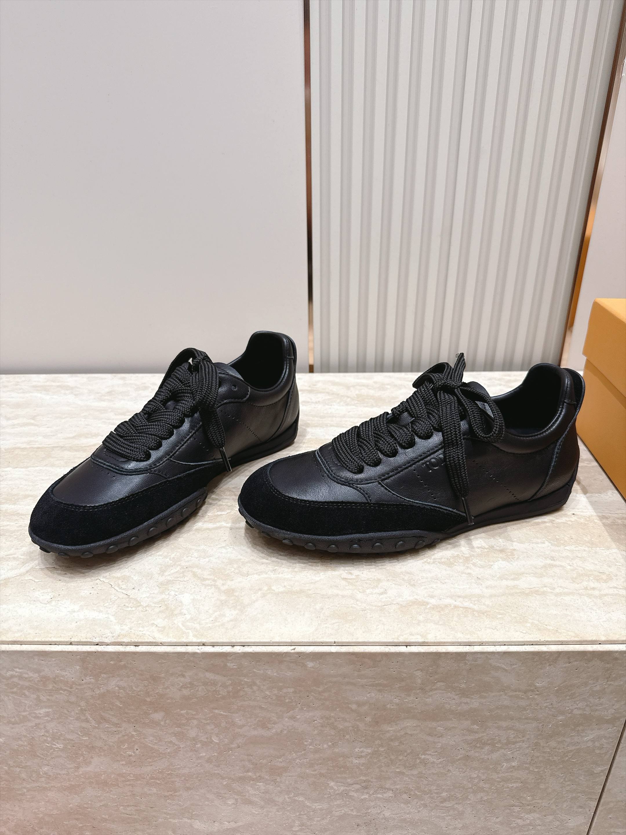 女 男+10 情侣款 Tods 托德斯26ss秋冬新品 休闲运动鞋 德训鞋 复古拼色设计 轻便透气超适合日常穿搭 女 男+10 情侣款 Tods 托德斯26ss秋冬新品 休闲运动鞋 德训鞋 复古拼色设计 轻便透气超适合日常穿搭