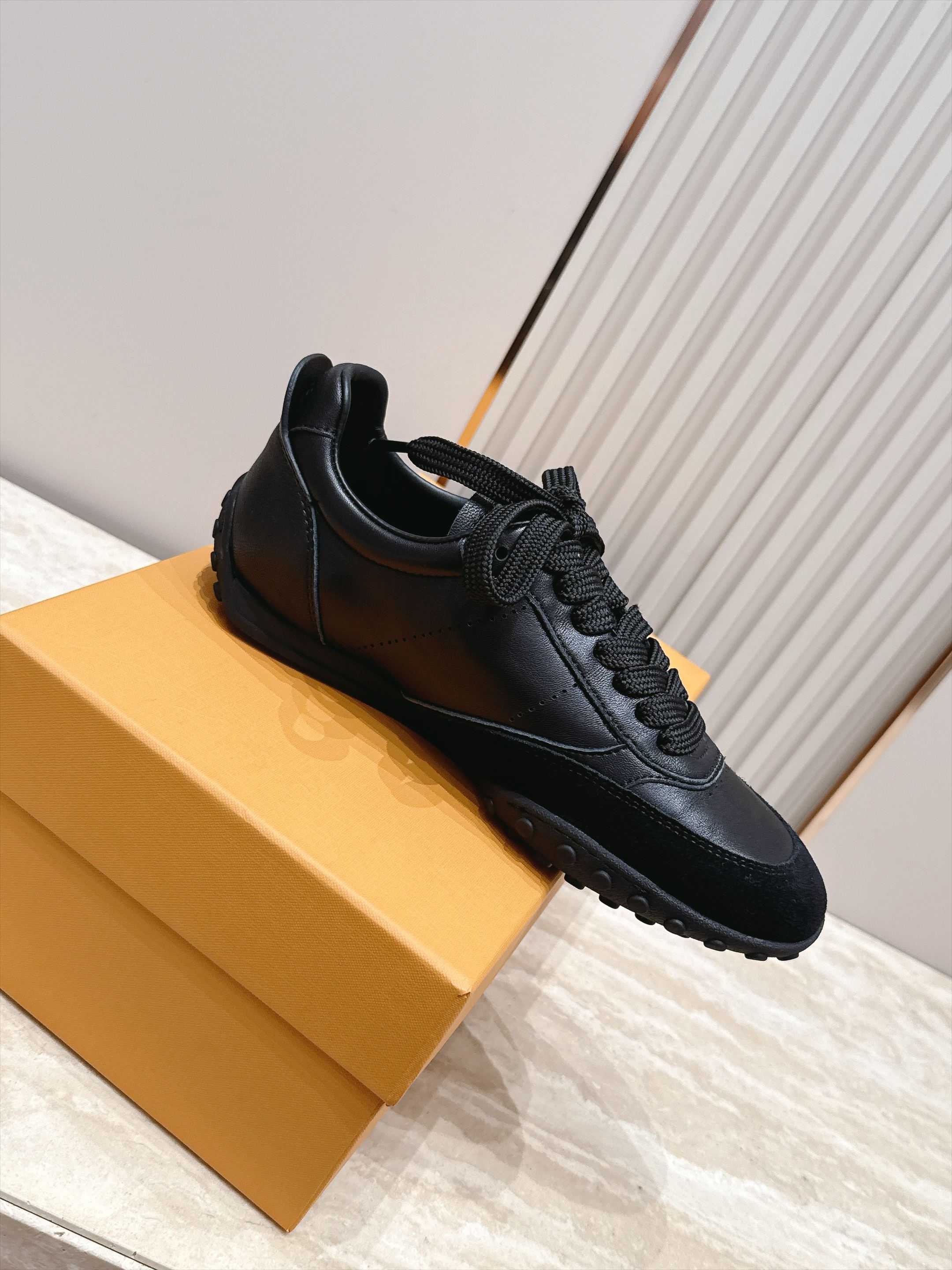 女 男+10 情侣款 Tods 托德斯26ss秋冬新品 休闲运动鞋 德训鞋 复古拼色设计 轻便透气超适合日常穿搭 女 男+10 情侣款 Tods 托德斯26ss秋冬新品 休闲运动鞋 德训鞋 复古拼色设计 轻便透气超适合日常穿搭