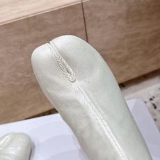 (特殊皮面) mm6 马吉拉 26秋冬 分趾短靴系列 反叛又低调的 前卫的夹脚设计与主线的分趾设计有着异曲同工之处, (特殊皮面) mm6 马吉拉 26秋冬 分趾短靴系列 反叛又低调的 前卫的夹脚设计与主线的分趾设计有着异曲同工之处,