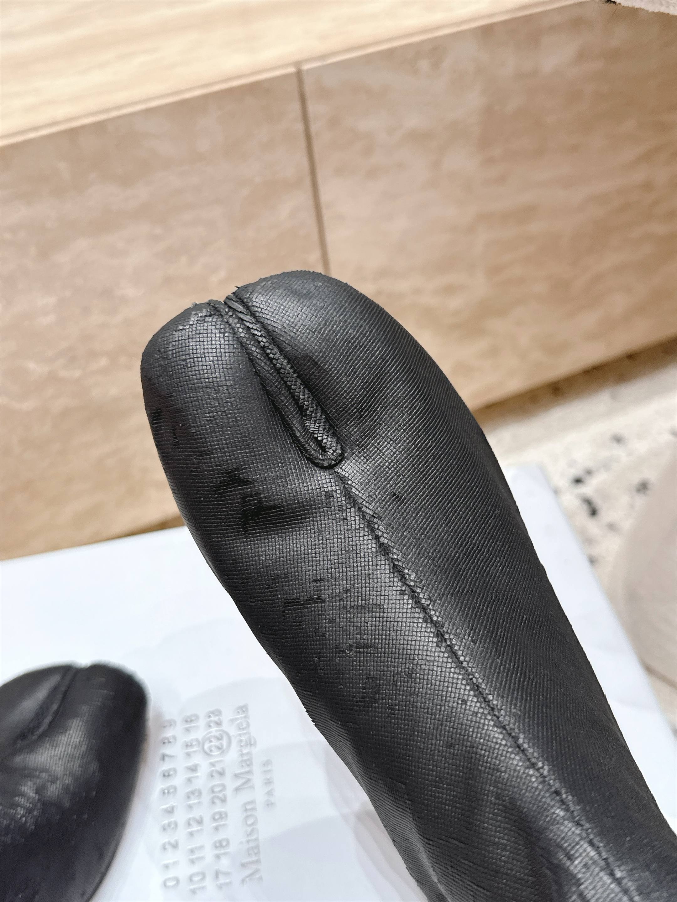 (特殊皮面) mm6 马吉拉 26秋冬 分趾短靴系列 反叛又低调的 前卫的夹脚设计与主线的分趾设计有着异曲同工之处, (特殊皮面) mm6 马吉拉 26秋冬 分趾短靴系列 反叛又低调的 前卫的夹脚设计与主线的分趾设计有着异曲同工之处,