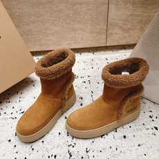 Moon Boot 雪地靴系列|冬日甜酷保暖单品 Moon Boot这款毛绒雪地靴,妥妥是冬日氛围感担当,黑色和奶白双色 Moon Boot 雪地靴系列|冬日甜酷保暖单品 Moon Boot这款毛绒雪地靴,妥妥是冬日氛围感担当,黑色和奶白双色