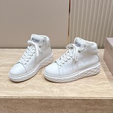 JIMMYCHOO 新款休闲鞋高帮小白鞋 Diamond Light Maxi 系列休闲鞋 皮质软乎乎的,穿上它的感觉特 JIMMYCHOO 新款休闲鞋高帮小白鞋 Diamond Light Maxi 系列休闲鞋 皮质软乎乎的,穿上它的感觉特