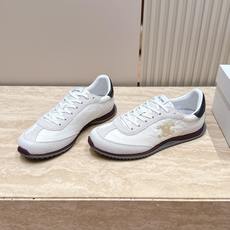 Celine 赛琳 26新款凯旋门德训鞋阿甘鞋休闲鞋 这是充满街头感的一双鞋子,延续经典设计非常赞 这款鞋有它自己独特 Celine 赛琳 26新款凯旋门德训鞋阿甘鞋休闲鞋 这是充满街头感的一双鞋子,延续经典设计非常赞 这款鞋有它自己独特