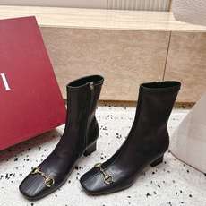 Gucci古驰2026vs早秋最新爆款靴子系列…… 方圆头弹力高靴 原单品质 原汁原味的欧式风格,上脚非常完美 超级显 Gucci古驰2026vs早秋最新爆款靴子系列…… 方圆头弹力高靴 原单品质 原汁原味的欧式风格,上脚非常完美 超级显