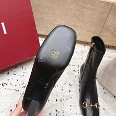 Gucci古驰2026vs早秋最新爆款靴子系列…… 方圆头弹力高靴 原单品质 原汁原味的欧式风格,上脚非常完美 超级显 Gucci古驰2026vs早秋最新爆款靴子系列…… 方圆头弹力高靴 原单品质 原汁原味的欧式风格,上脚非常完美 超级显