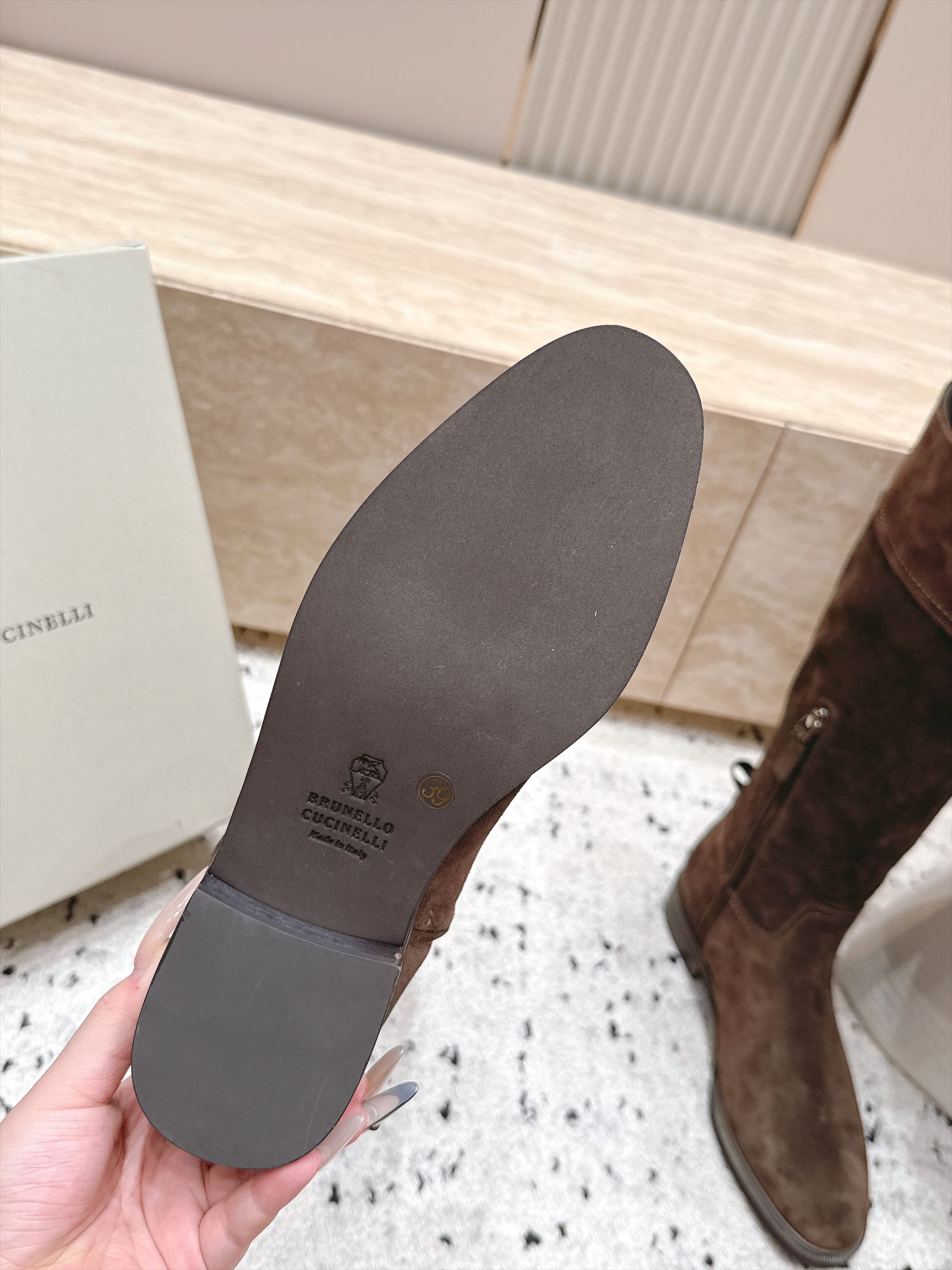 顶级版本 Brunello Cucinelli新款BC秋冬靴子系列 高筒靴 BC是意大利知名品牌,极简主义风格,优雅 顶级版本 Brunello Cucinelli新款BC秋冬靴子系列 高筒靴 BC是意大利知名品牌,极简主义风格,优雅
