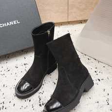 chanel 香奈儿 26B 新款秋冬短靴 马丁靴 非常帅气 靴型超显腿长 中跟增高,侧拉链非常方便穿脱,简约经典拼色 chanel 香奈儿 26B 新款秋冬短靴 马丁靴 非常帅气 靴型超显腿长 中跟增高,侧拉链非常方便穿脱,简约经典拼色