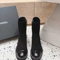 chanel 香奈儿 26B 新款秋冬短靴 马丁靴 非常帅气 靴型超显腿长 中跟增高,侧拉链非常方便穿脱,简约经典拼色 chanel 香奈儿 26B 新款秋冬短靴 马丁靴 非常帅气 靴型超显腿长 中跟增高,侧拉链非常方便穿脱,简约经典拼色