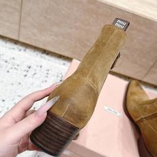 MiuMiu 缪缪 秋冬最新款复古粗跟时装靴、牛仔靴 走秀款时尚博主同款 早秋力推单品!复古欧美风格 炸街必备单品 非 MiuMiu 缪缪 秋冬最新款复古粗跟时装靴、牛仔靴 走秀款时尚博主同款 早秋力推单品!复古欧美风格 炸街必备单品 非