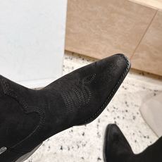 celine 思琳 秋冬最新款复古粗跟时装靴、牛仔靴 走秀款时尚博主同款 早秋力推单品!复古欧美风格 炸街必备单品 非 celine 思琳 秋冬最新款复古粗跟时装靴、牛仔靴 走秀款时尚博主同款 早秋力推单品!复古欧美风格 炸街必备单品 非