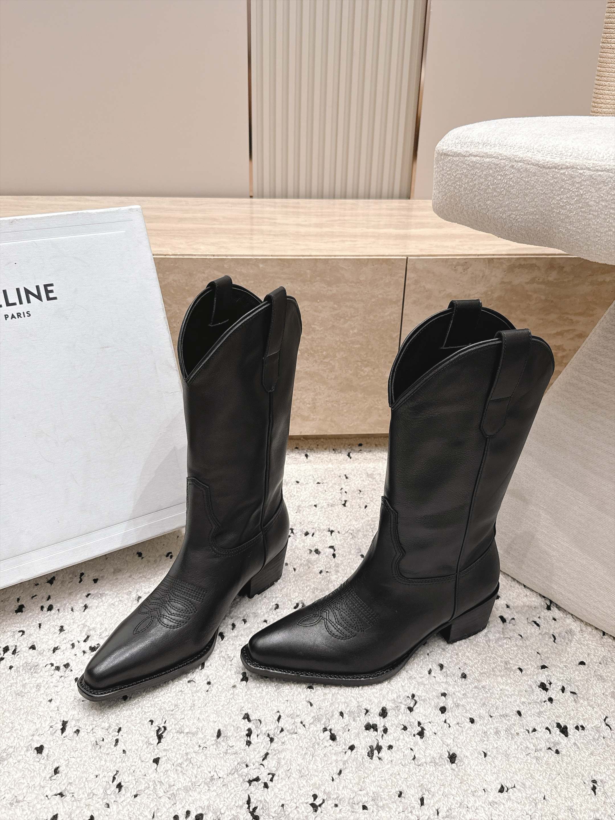 celine 思琳 秋冬最新款复古粗跟时装靴、牛仔靴 走秀款时尚博主同款 早秋力推单品！复古欧美风格 炸街必备单品  非