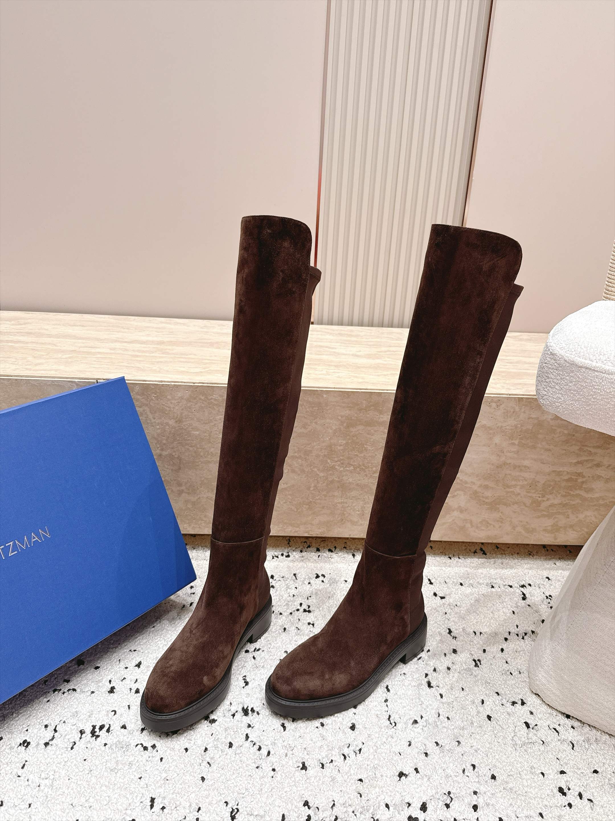 顶版  Stuart Weitzman SW经典5050强势回归 经典幂式穿搭 秋冬神靴 哑光皮和麂皮两种材质可选，黑、