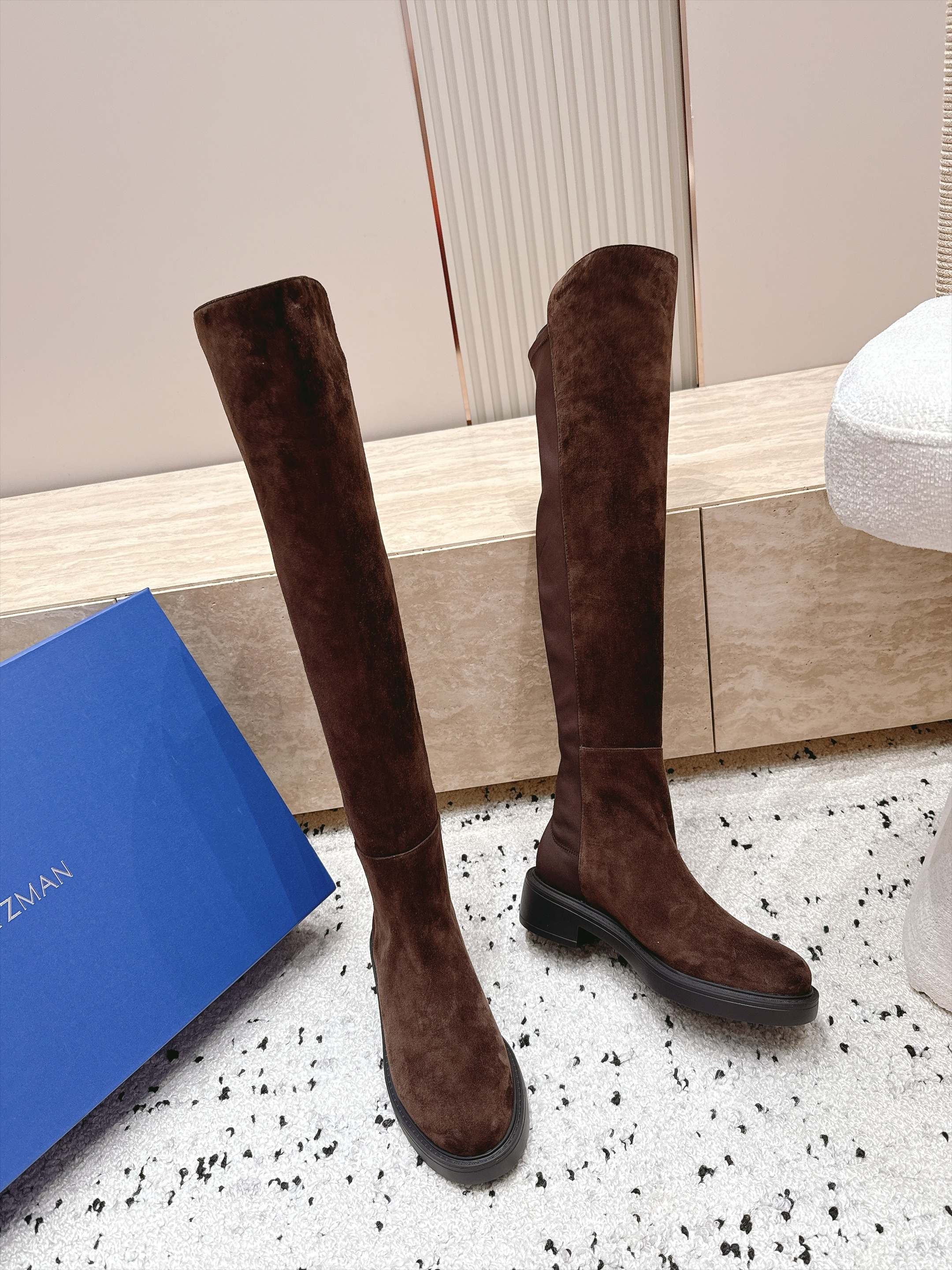 顶版  Stuart Weitzman SW经典5050强势回归 经典幂式穿搭 秋冬神靴 哑光皮和麂皮两种材质可选，黑、