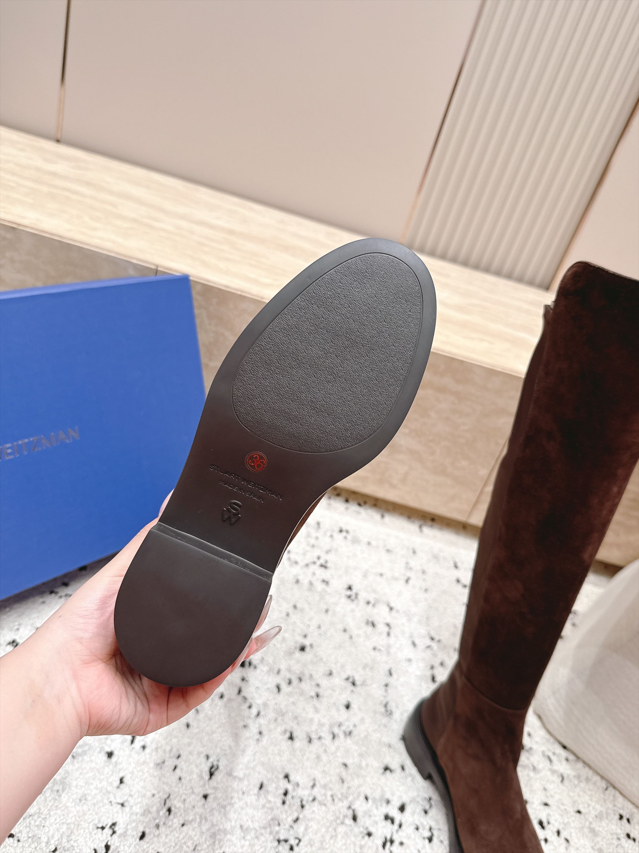 顶版  Stuart Weitzman SW经典5050强势回归 经典幂式穿搭 秋冬神靴 哑光皮和麂皮两种材质可选，黑、
