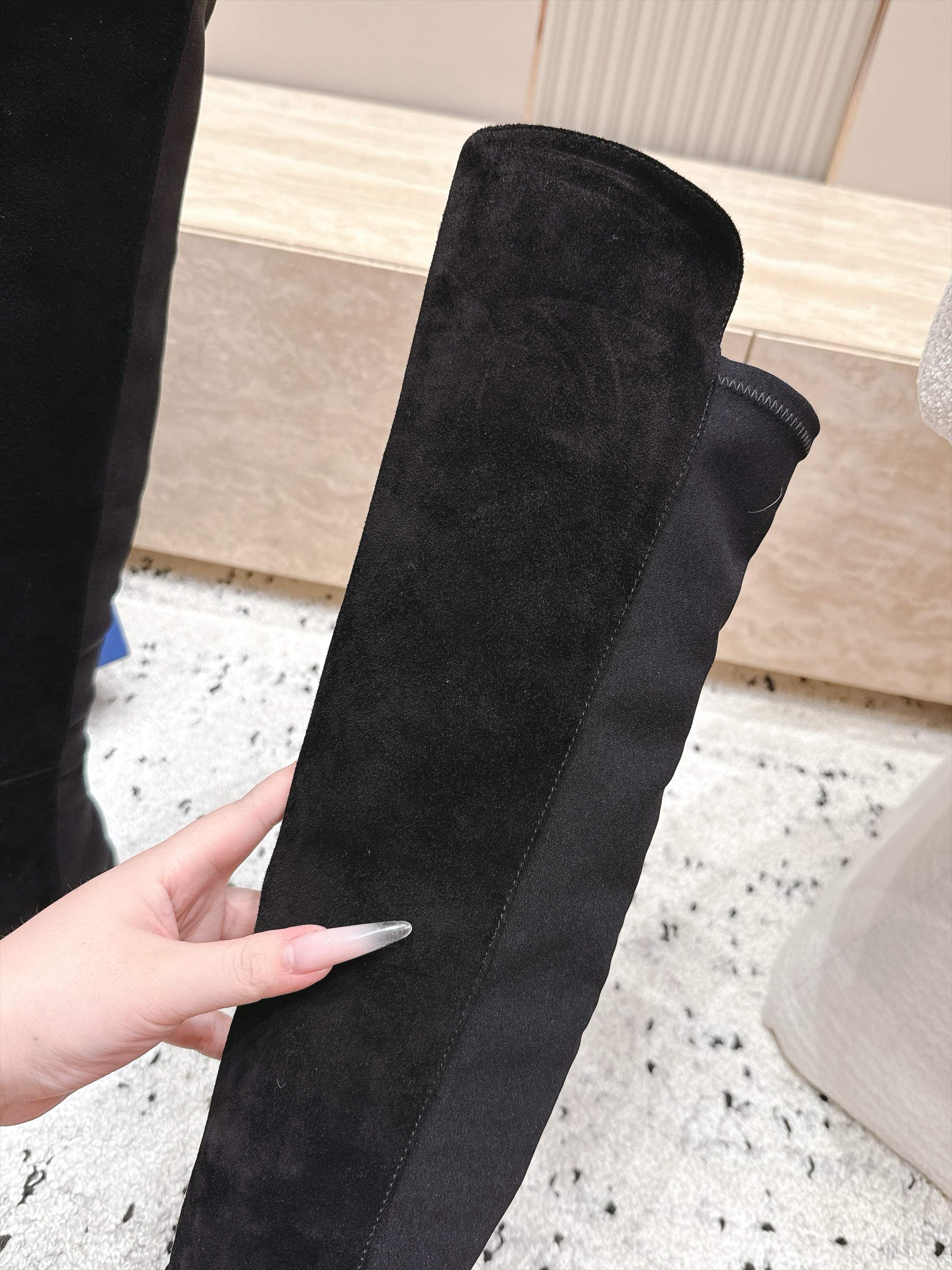 顶版  Stuart Weitzman SW经典5050强势回归 经典幂式穿搭 秋冬神靴 哑光皮和麂皮两种材质可选，黑、