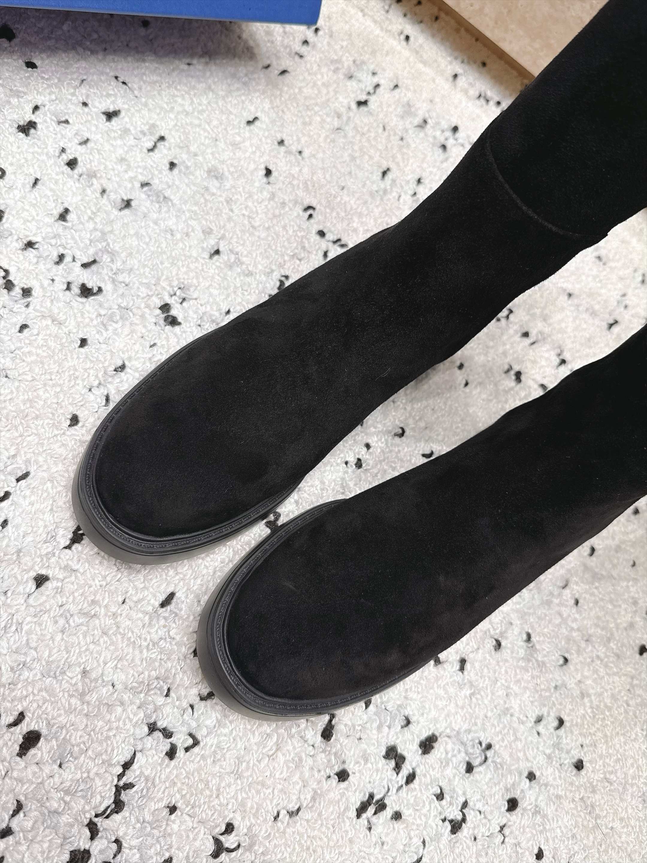 顶版  Stuart Weitzman SW经典5050强势回归 经典幂式穿搭 秋冬神靴 哑光皮和麂皮两种材质可选，黑、