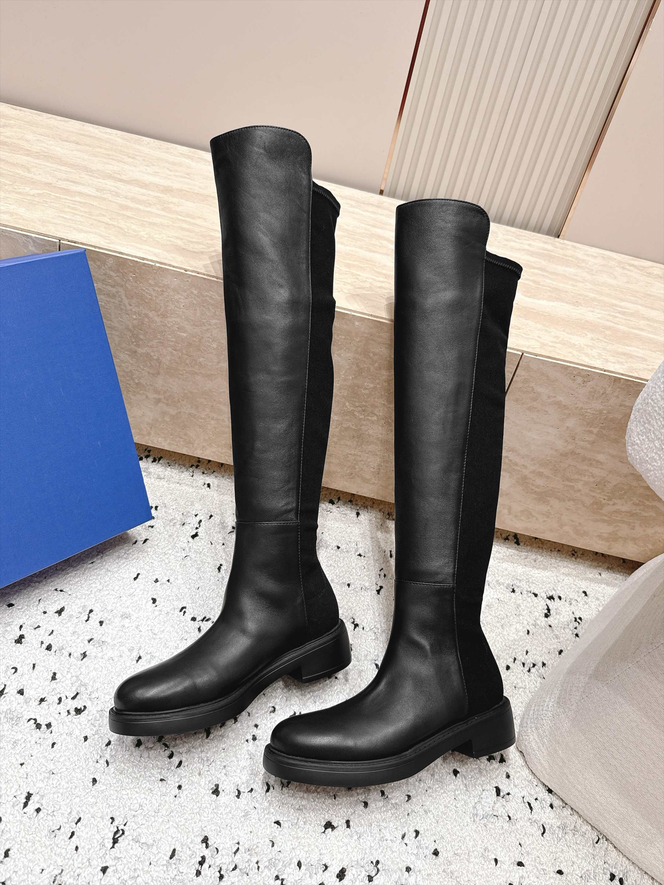 顶版  Stuart Weitzman SW经典5050强势回归 经典幂式穿搭 秋冬神靴 哑光皮和麂皮两种材质可选，黑、