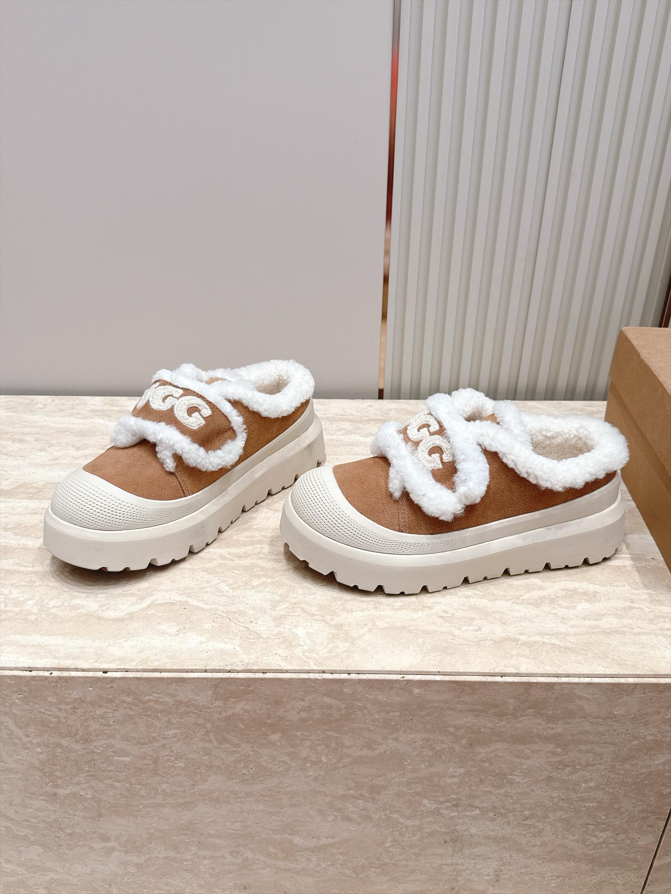 UGG~秋冬新款毛毛鞋 一款不会撞衫的鞋子、简约的隔板设计➕上斑点的大底、鞋面真丝卷毛、秋冬季必备款、无论什么裤子裙子都 UGG~秋冬新款毛毛鞋 一款不会撞衫的鞋子、简约的隔板设计➕上斑点的大底、鞋面真丝卷毛、秋冬季必备款、无论什么裤子裙子都