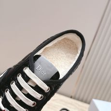 羊毛里款 情侣款 女 情侣款 男+10 Dior 迪奥 26ss走秀系列 新款压花休闲乐福鞋板鞋 以品牌经典标志性的字母 羊毛里款 情侣款 女 情侣款 男+10 Dior 迪奥 26ss走秀系列 新款压花休闲乐福鞋板鞋 以品牌经典标志性的字母