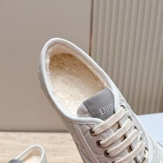 羊毛里款 情侣款 女 情侣款 男+10 Dior 迪奥 26ss走秀系列 新款老花,压花休闲乐福鞋板鞋 以品牌经典标志性 羊毛里款 情侣款 女 情侣款 男+10 Dior 迪奥 26ss走秀系列 新款老花,压花休闲乐福鞋板鞋 以品牌经典标志性