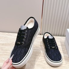 羊毛里款 情侣款 女 情侣款 男+10 Dior 迪奥 26ss走秀系列 新款老花,压花休闲乐福鞋板鞋 以品牌经典标志性 羊毛里款 情侣款 女 情侣款 男+10 Dior 迪奥 26ss走秀系列 新款老花,压花休闲乐福鞋板鞋 以品牌经典标志性