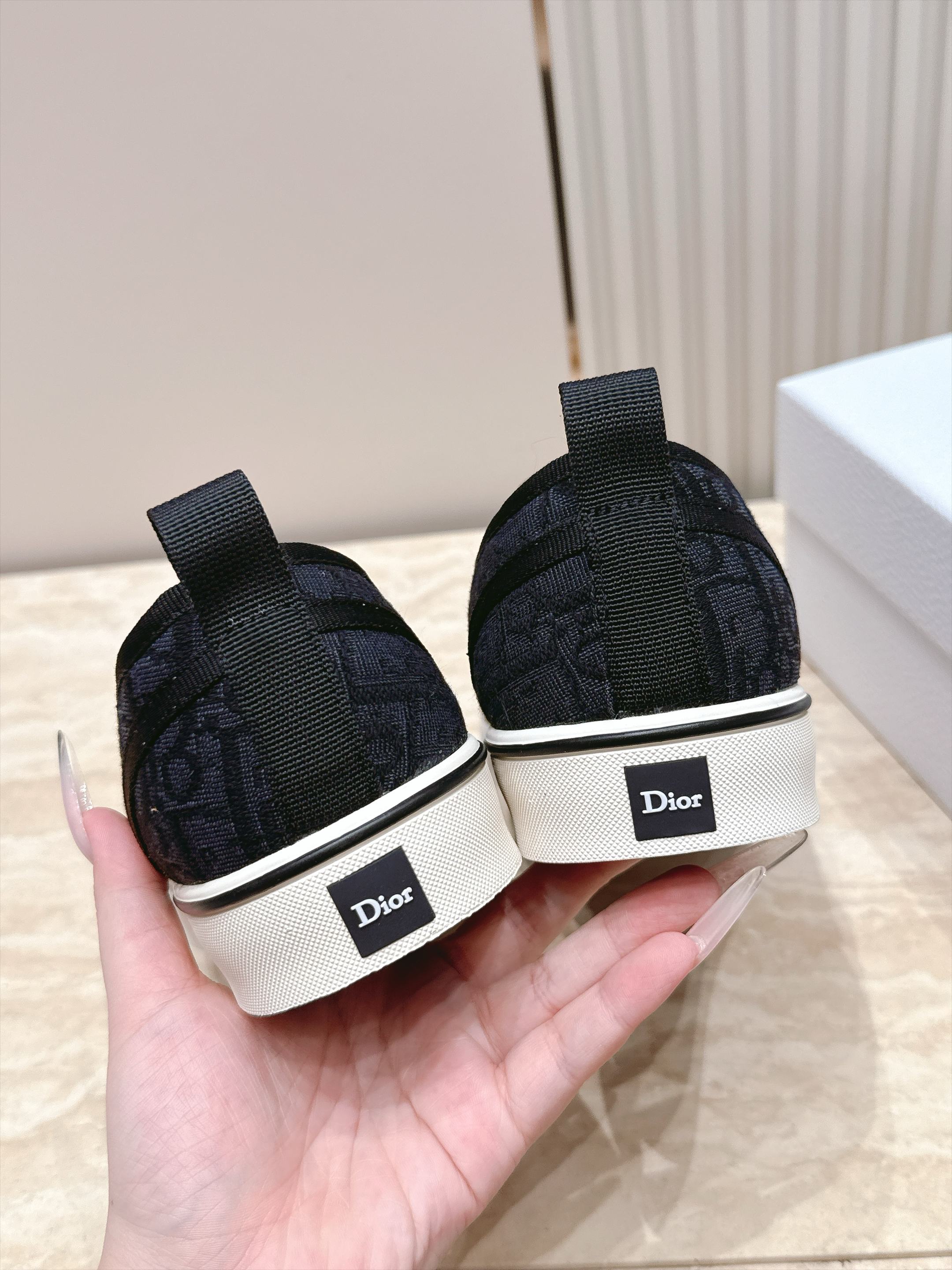 羊毛里款 情侣款 女 情侣款 男+10 Dior 迪奥 26ss走秀系列 新款老花，压花休闲乐福鞋板鞋 以品牌经典标志性
