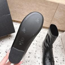 Chanel 香奈儿 2026vs秋冬新品靴子系列……弹力圆头平底短靴 经典拼色 高级感满满 超飒战靴,上脚显瘦增高,绝 Chanel 香奈儿 2026vs秋冬新品靴子系列……弹力圆头平底短靴 经典拼色 高级感满满 超飒战靴,上脚显瘦增高,绝