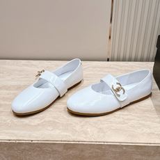 CHANEL 香奈儿26K新品双C平底玛丽珍鞋单鞋 法式复古氛围感拉满 亮泽金属扣精致夺目 圆头版型超显脚瘦 一字带衬得 CHANEL 香奈儿26K新品双C平底玛丽珍鞋单鞋 法式复古氛围感拉满 亮泽金属扣精致夺目 圆头版型超显脚瘦 一字带衬得